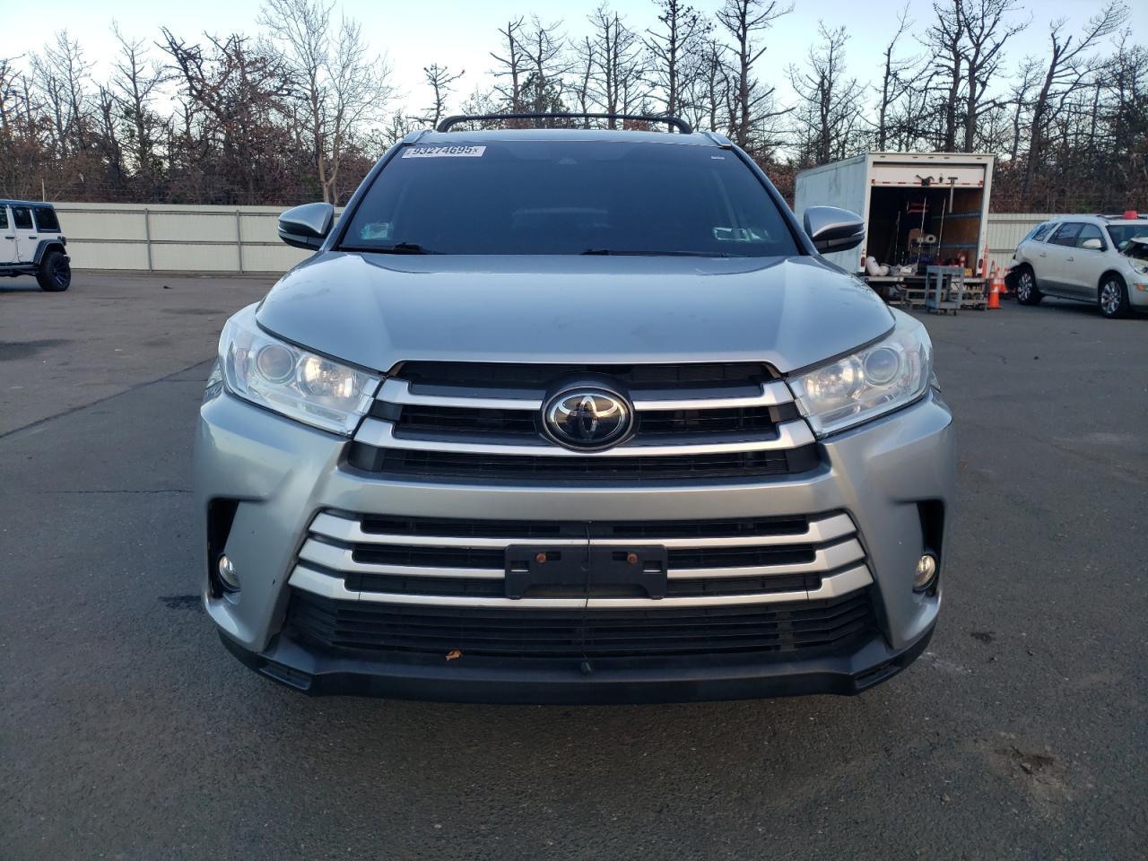 2018 Toyota Highlander, SE