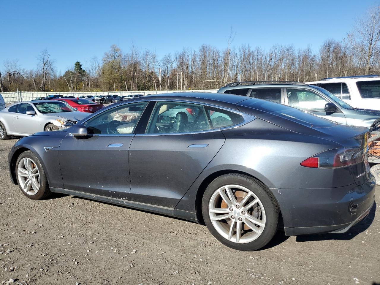 2015 Tesla MODEL S, 70D