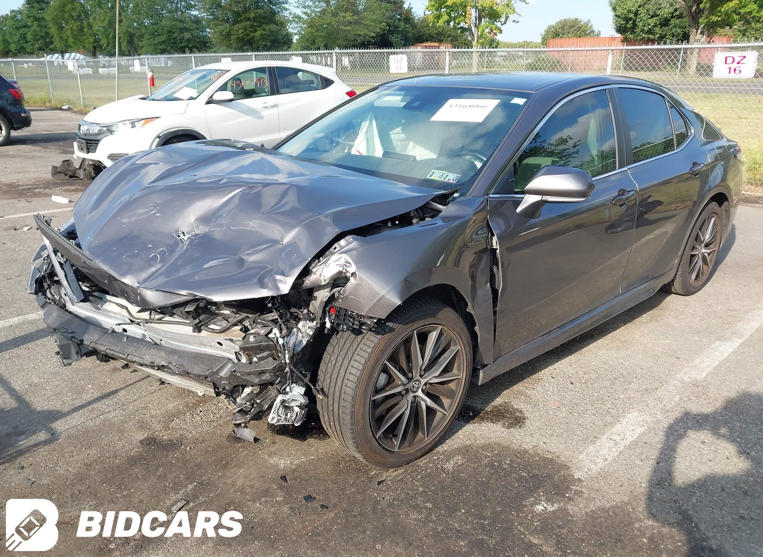 2022 Toyota Camry, SE