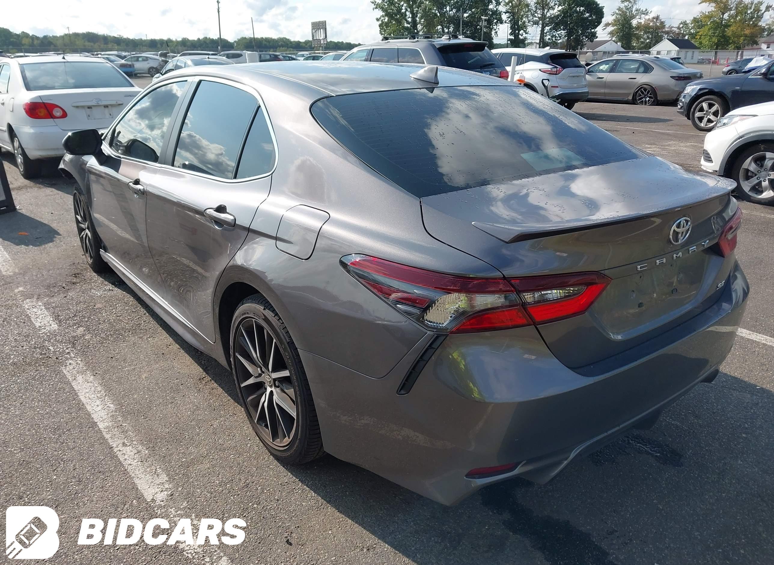 2022 Toyota Camry, SE