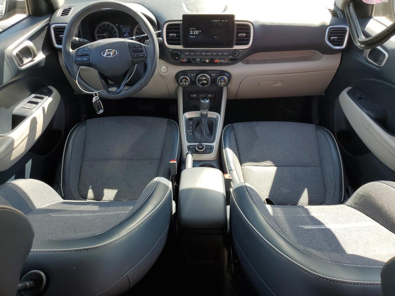 HYUNDAI VENUE  , 2022