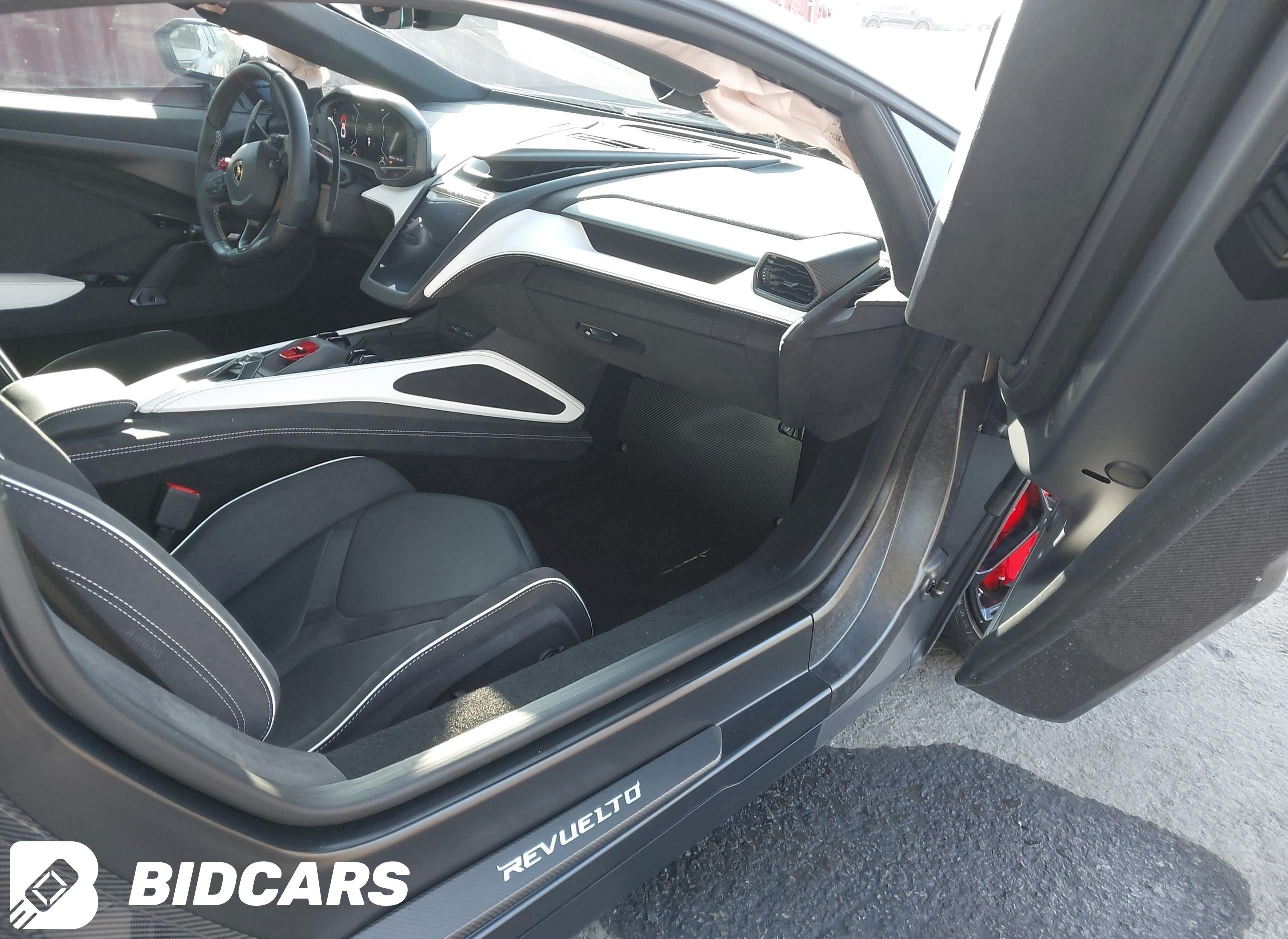 2025 Lamborghini Revuelto