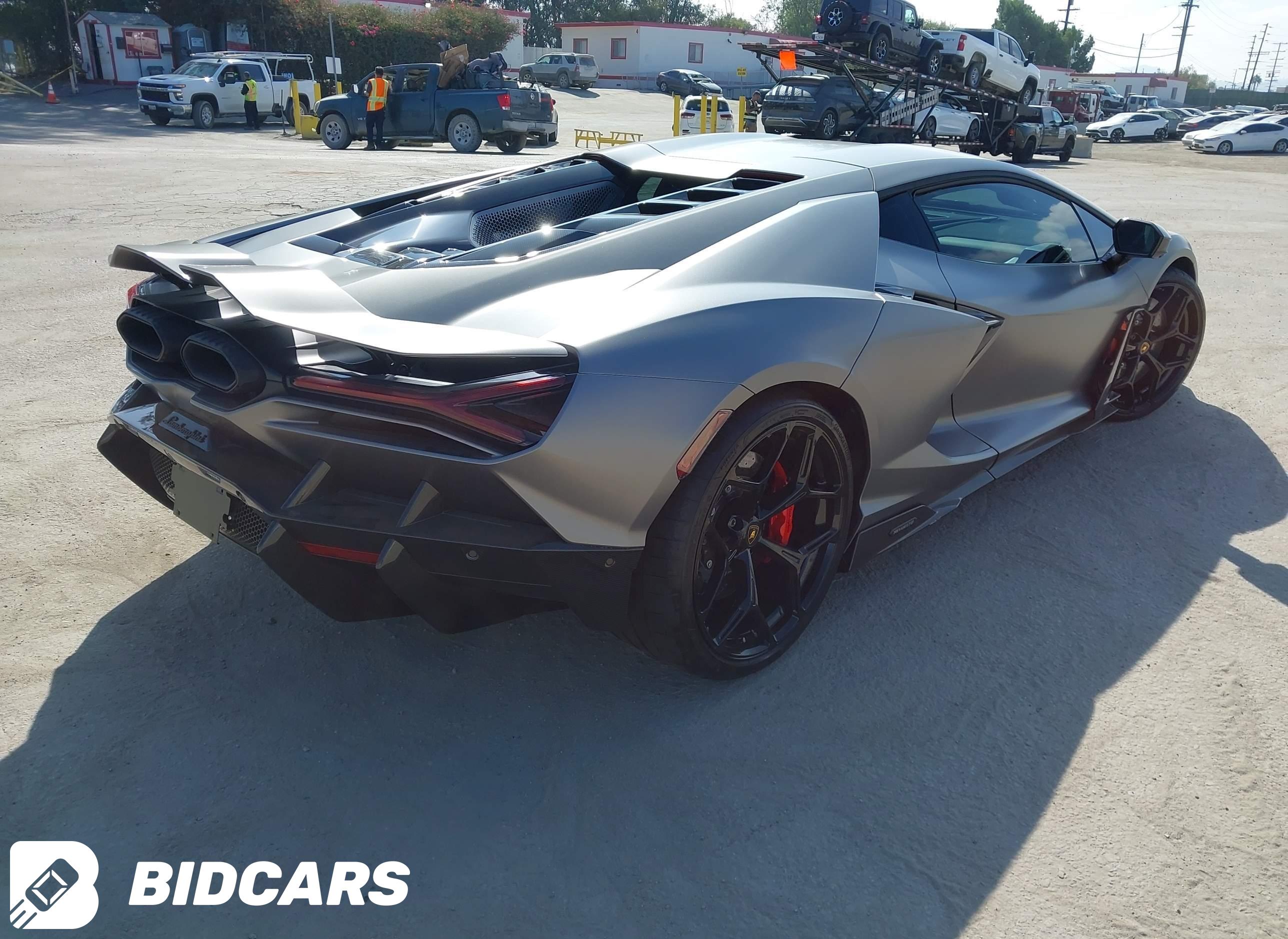 2025 Lamborghini Revuelto