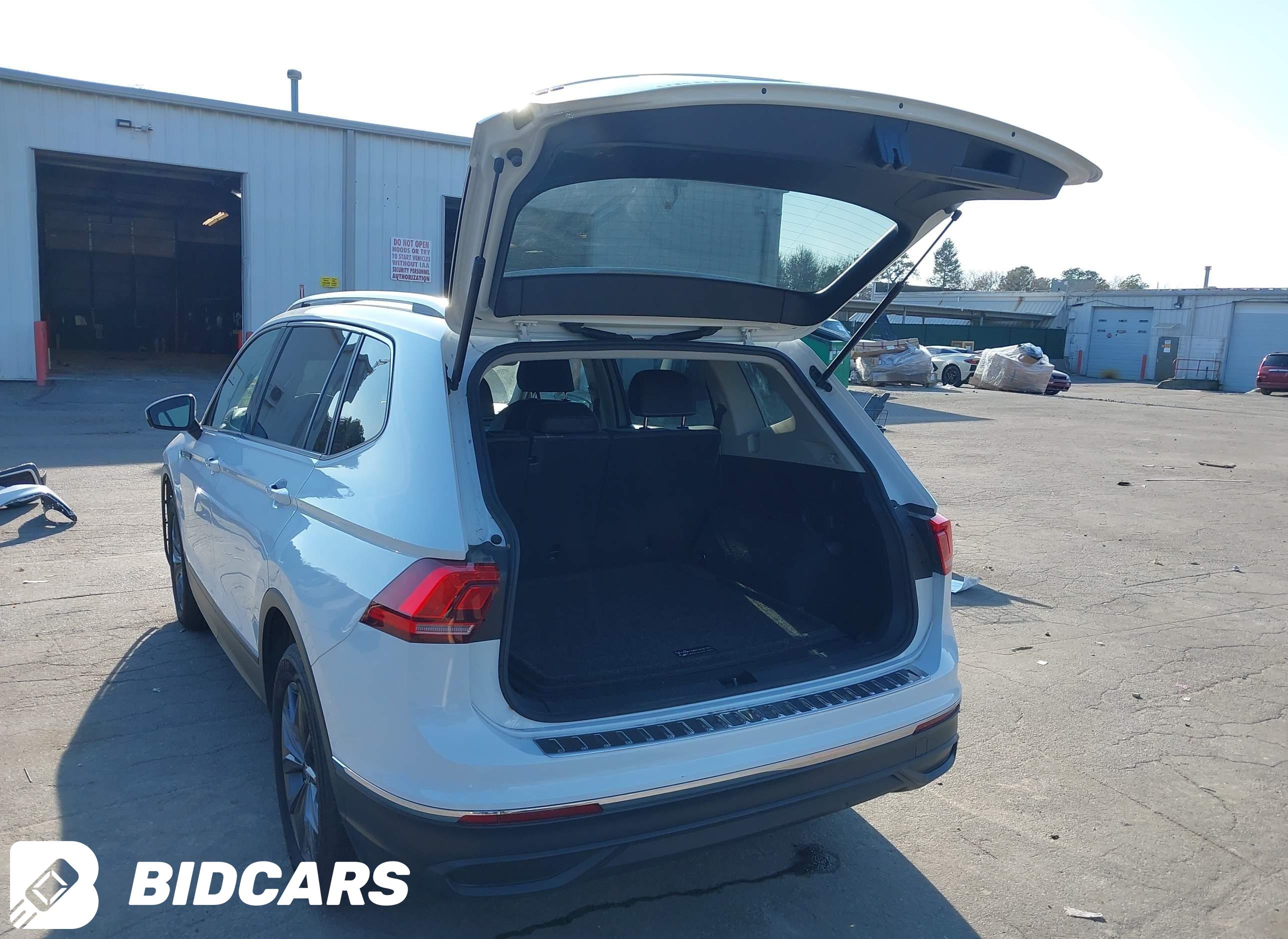 2022 Volkswagen Tiguan, 2.0T Se