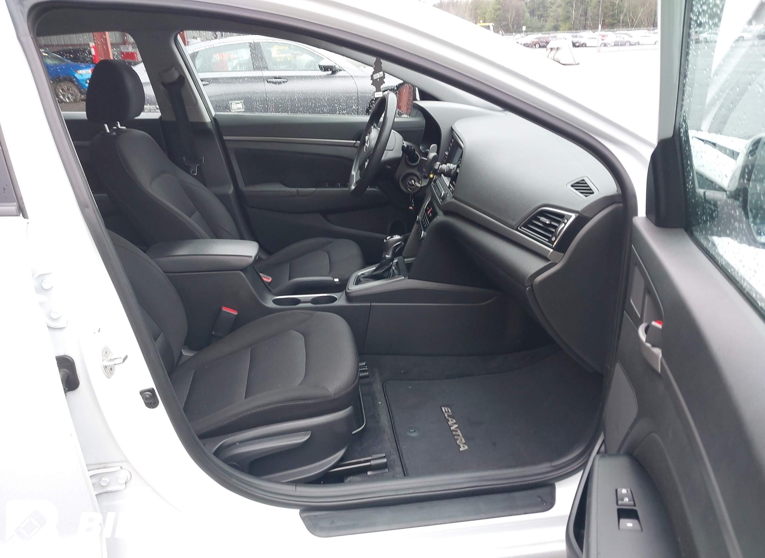 2018 Hyundai Elantra, Sel