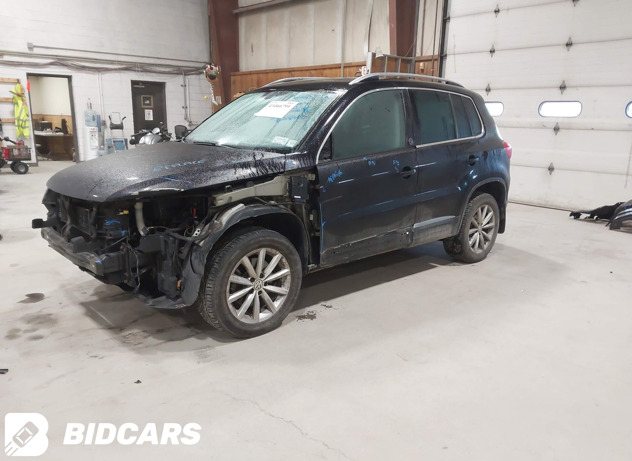 2017 Volkswagen Tiguan, 2.0T...