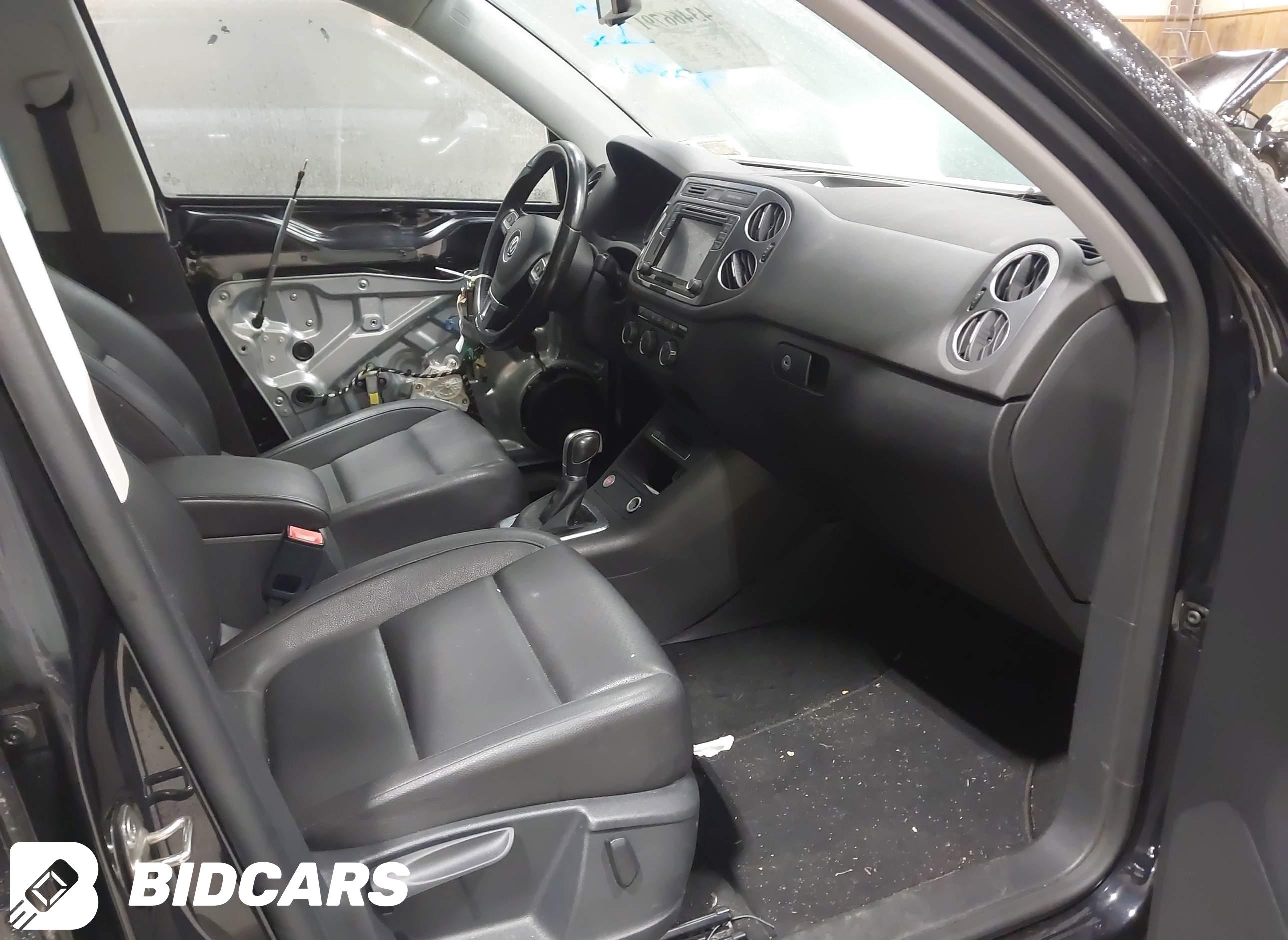 2017 Volkswagen Tiguan, 2.0T...