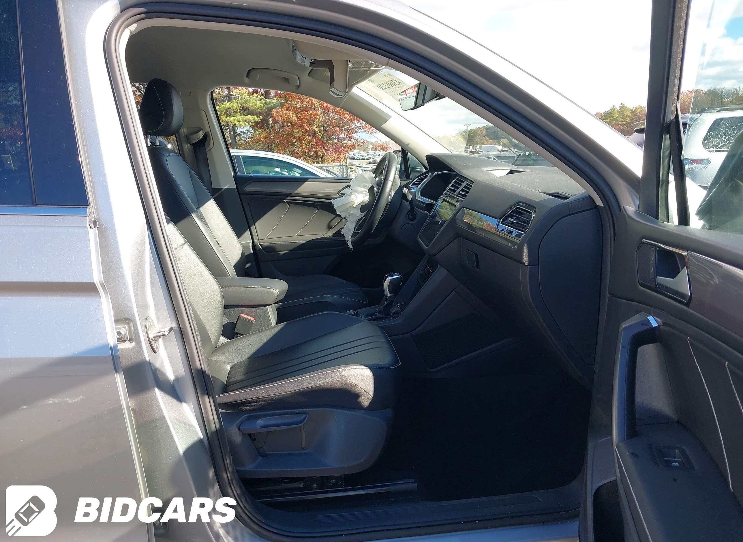 2022 Volkswagen Tiguan, 2.0T Se