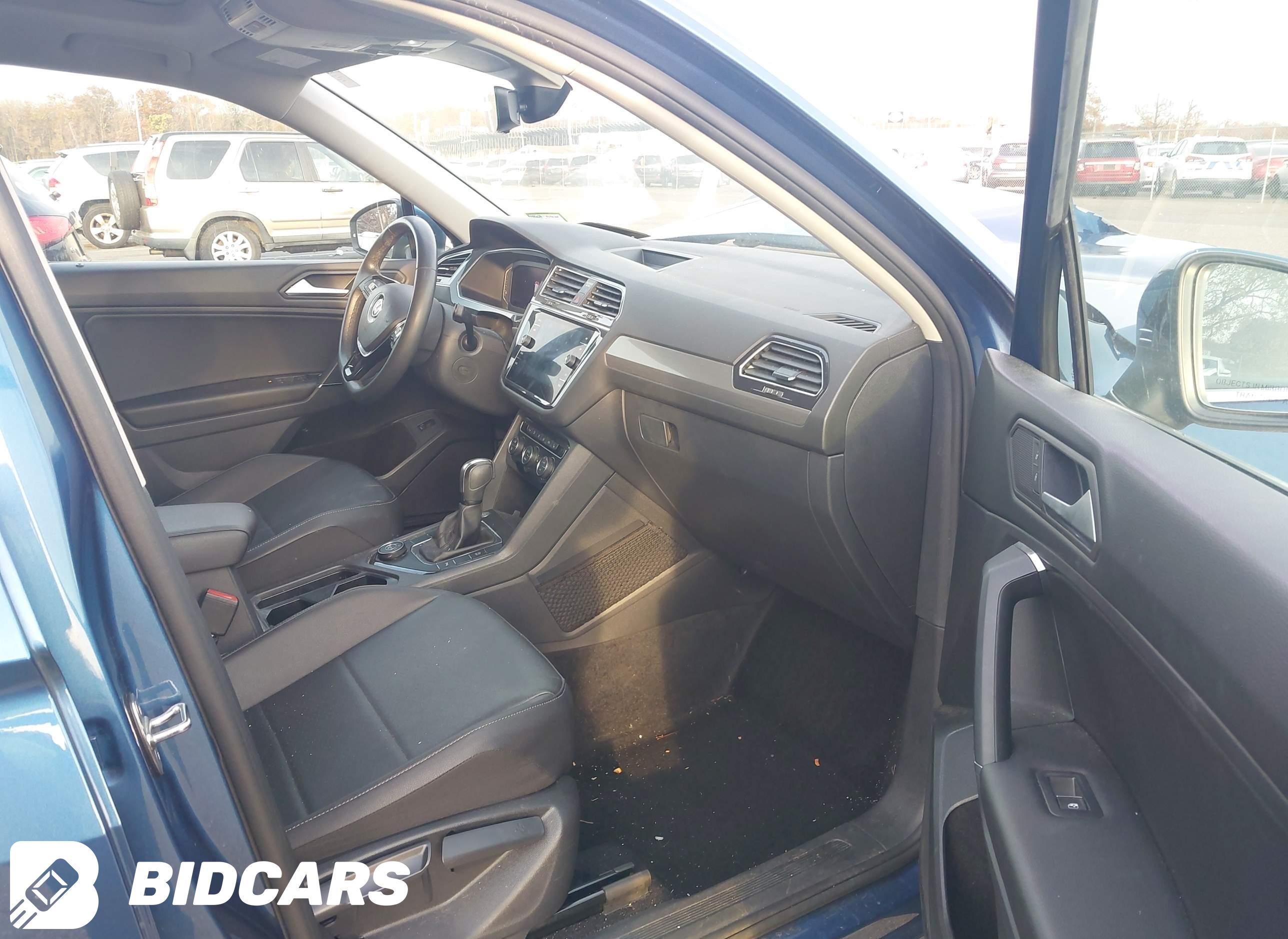 2020 Volkswagen Tiguan, 2.0T...