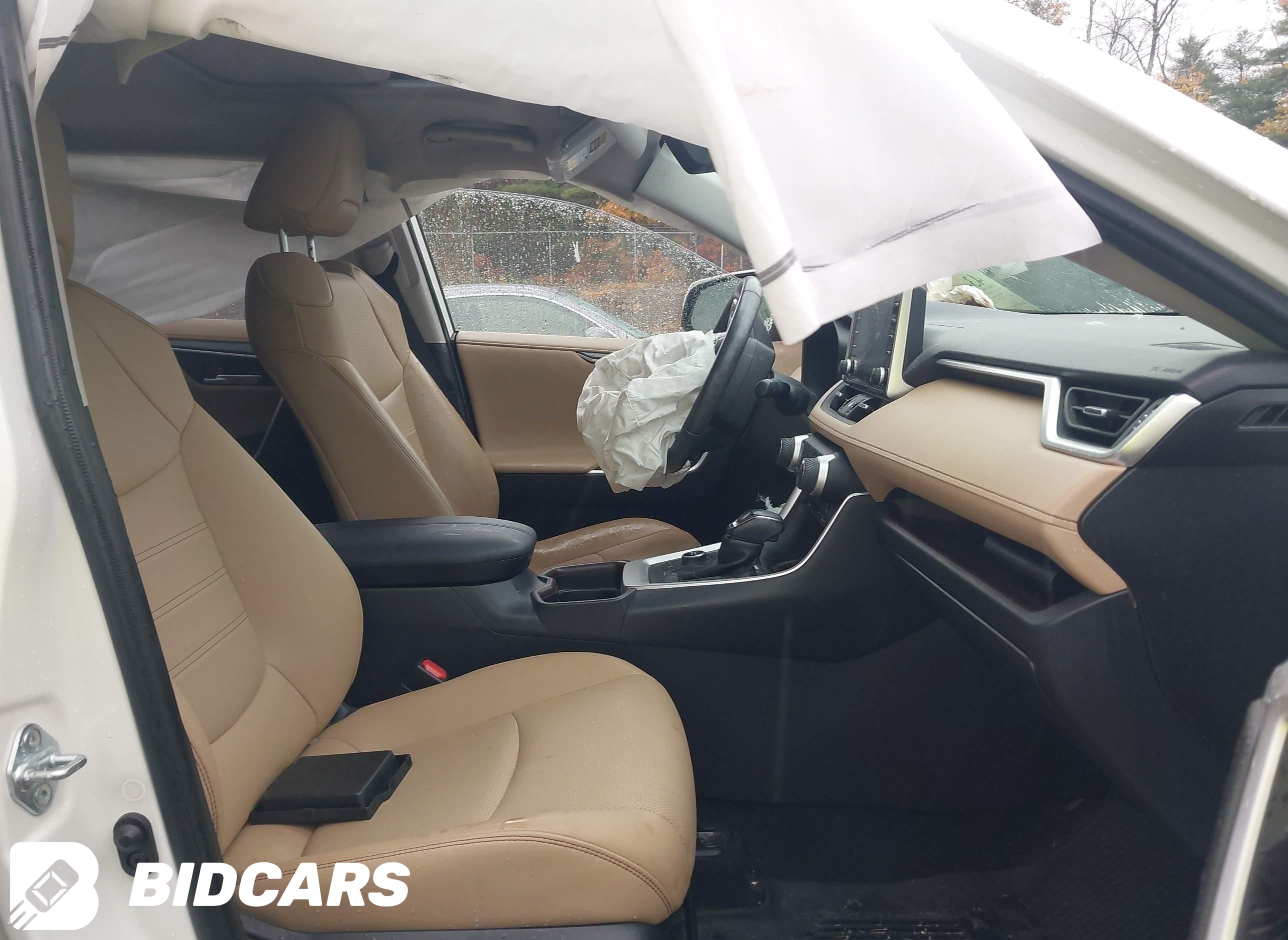 2020 Toyota RAV4, Limited