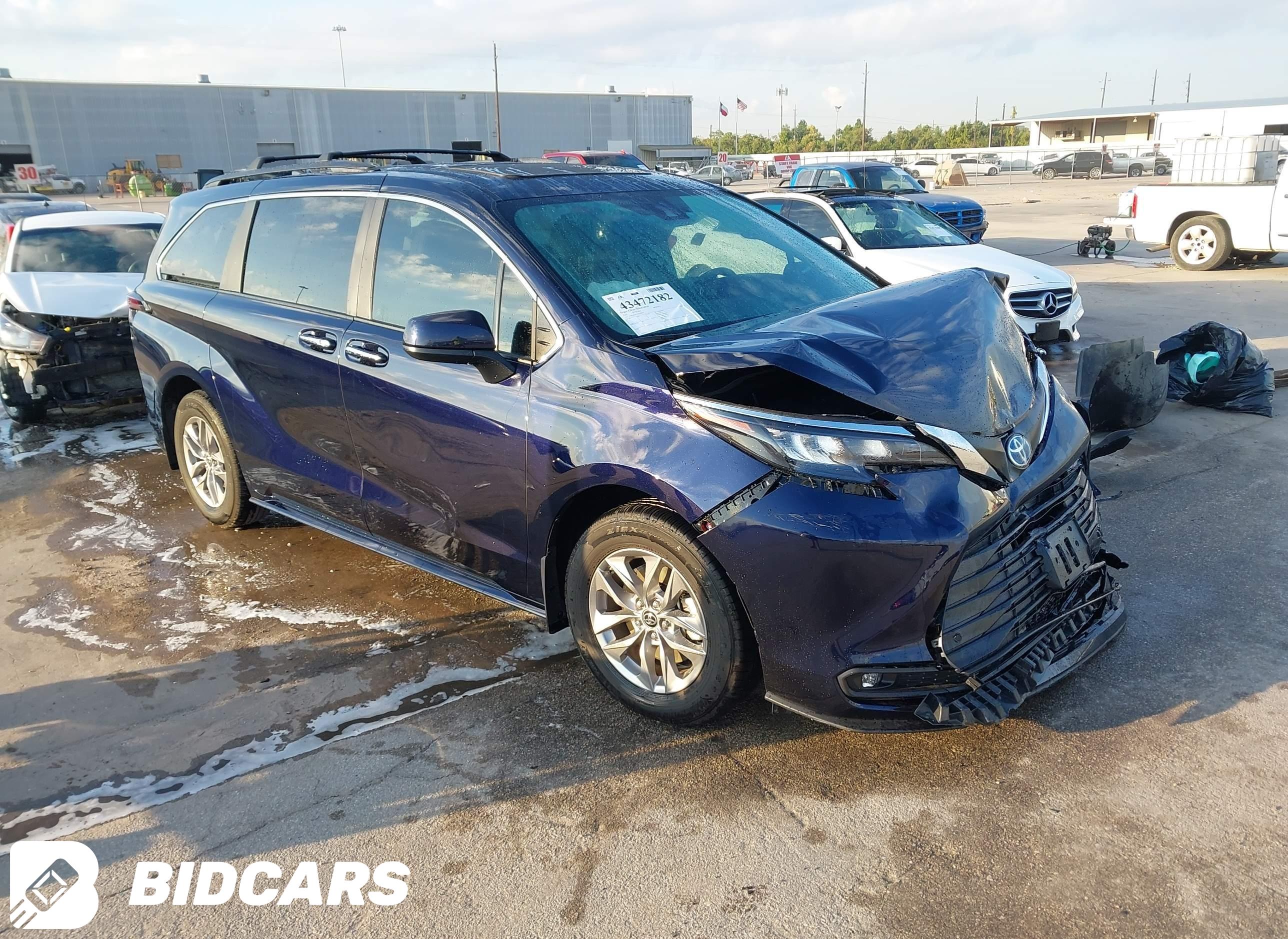 2025 Toyota Sienna, Xle