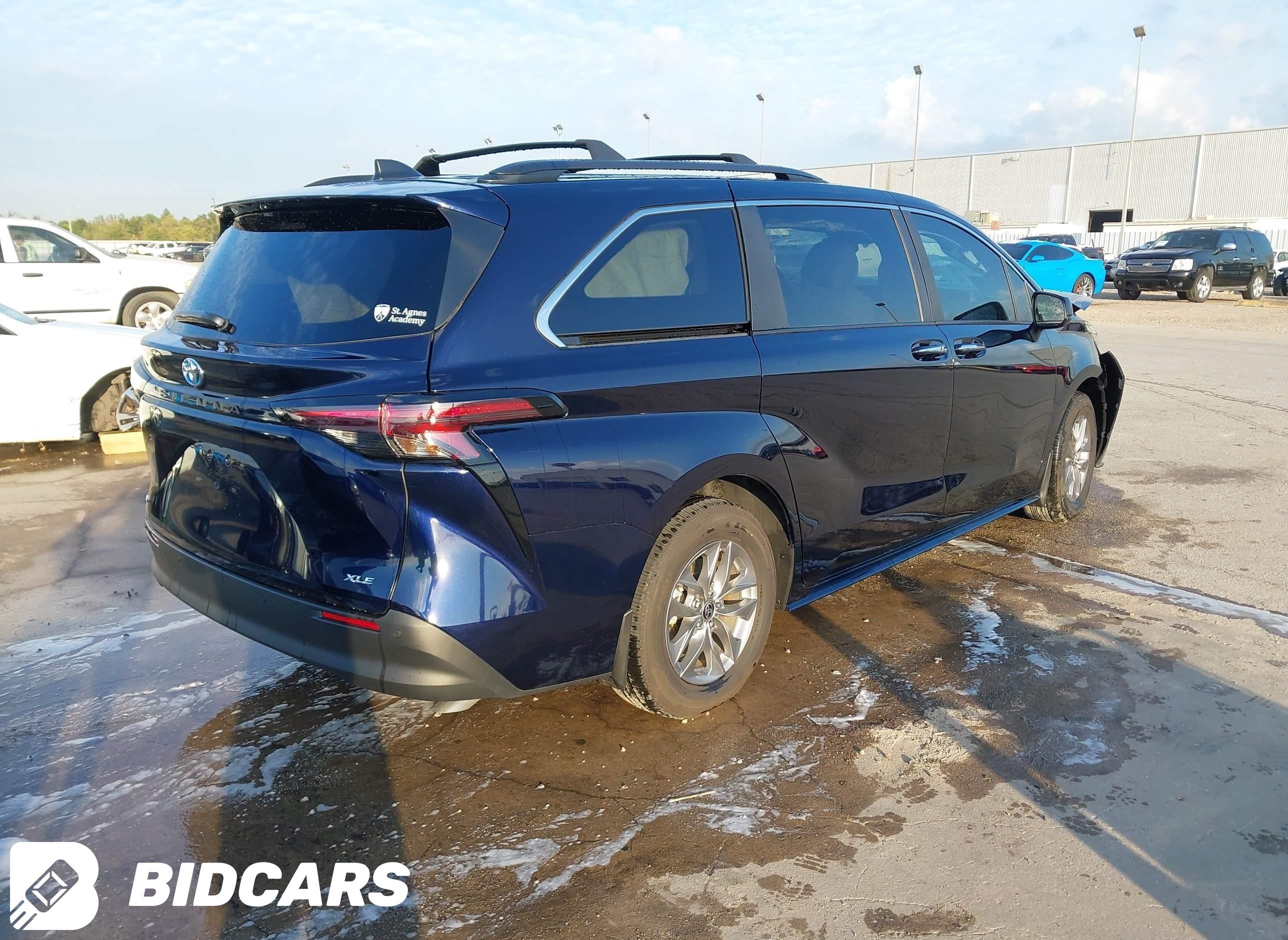 2025 Toyota Sienna, Xle