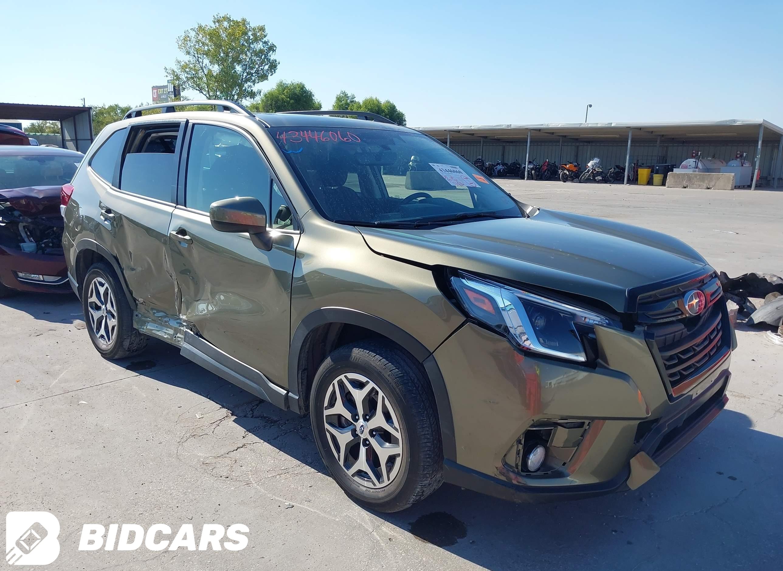 2023 Subaru Forester, Premium