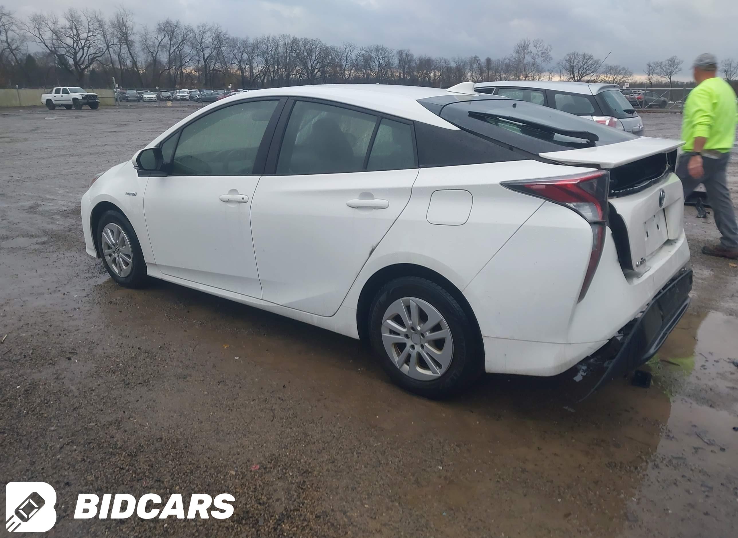 2016 Toyota Prius, Two