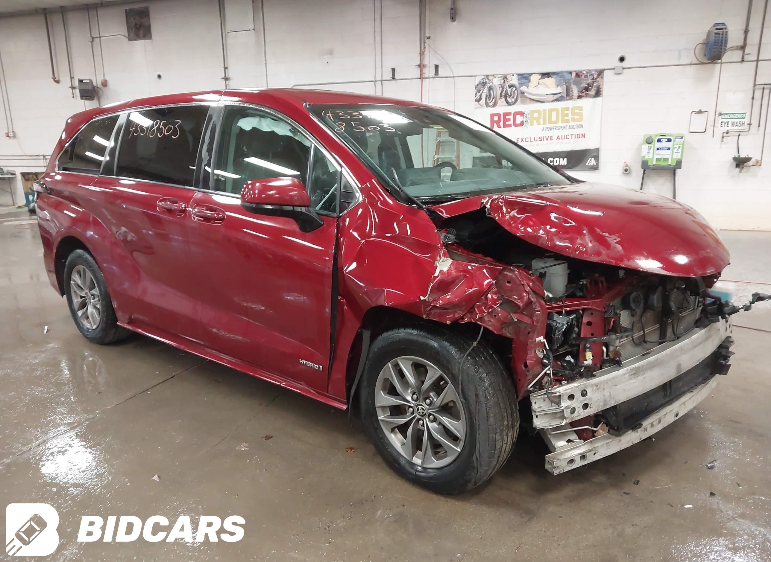 2021 Toyota Sienna, LE