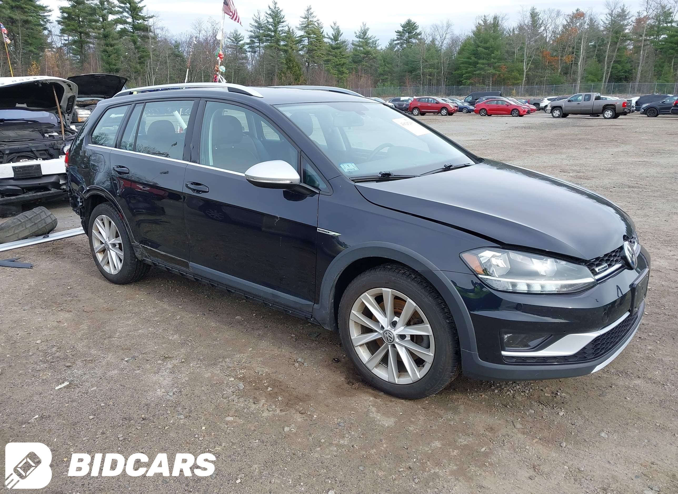 2019 Volkswagen Golf, Alltrac...