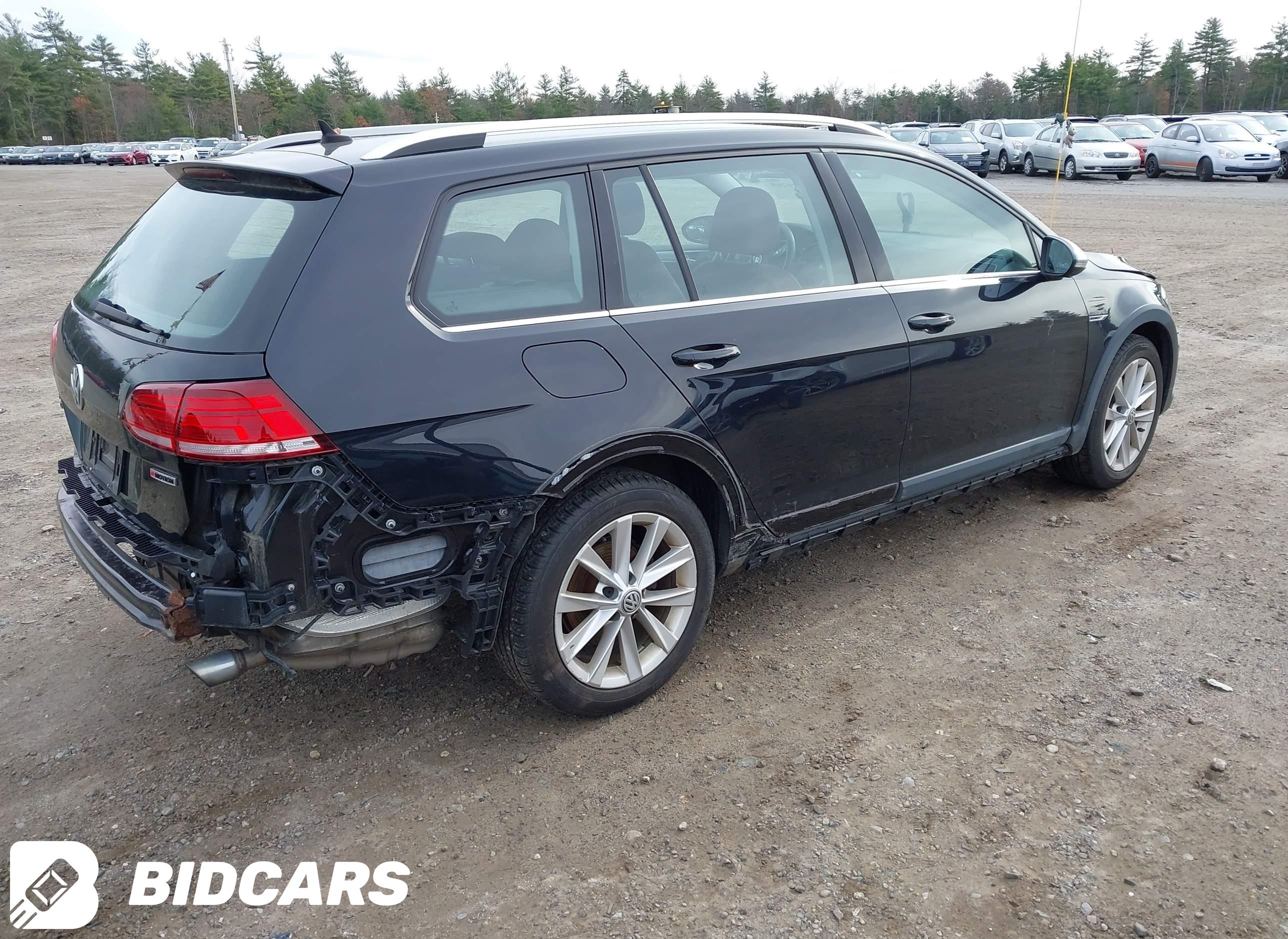 2019 Volkswagen Golf, Alltrac...