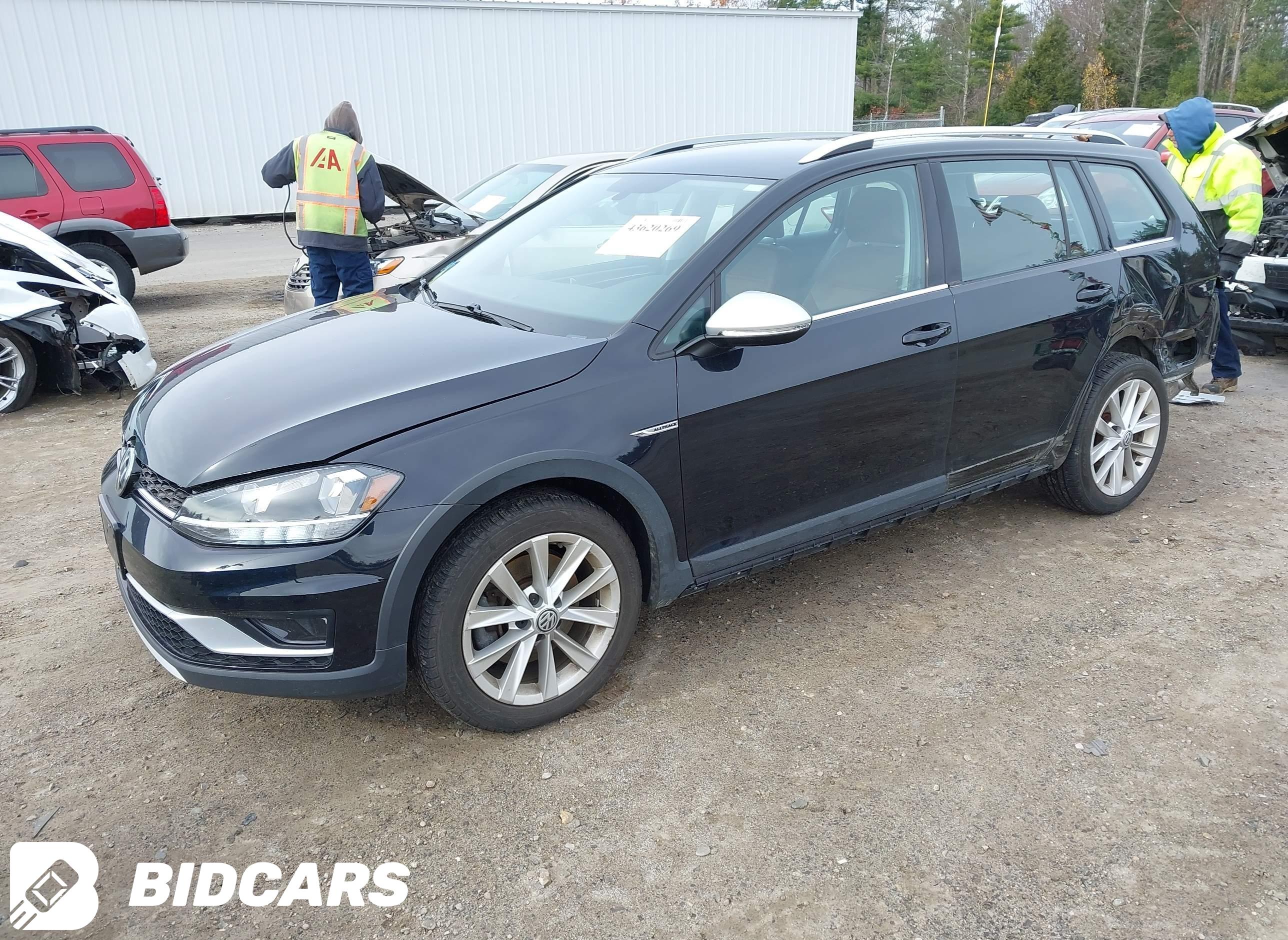2019 Volkswagen Golf, Alltrac...
