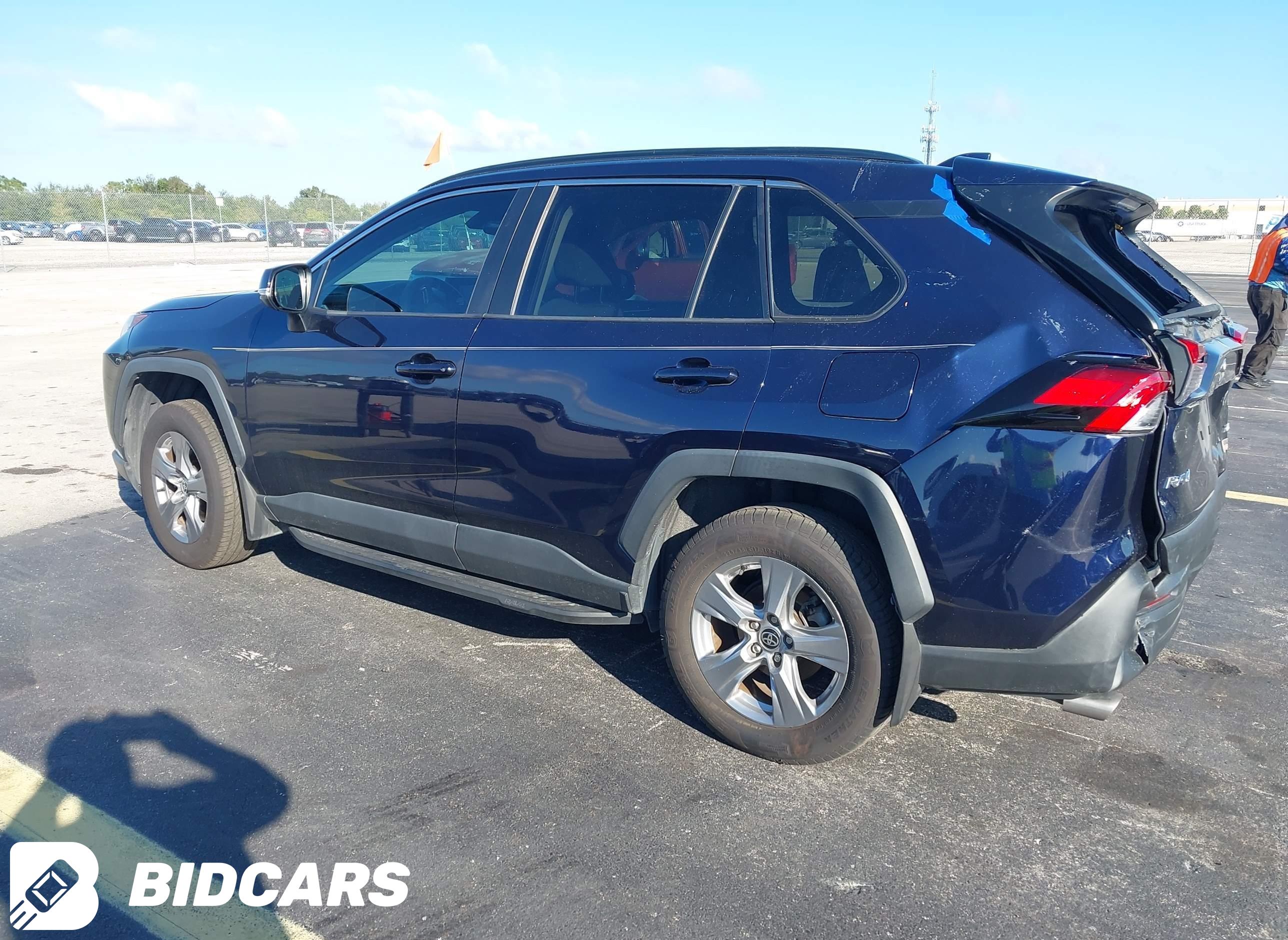 2022 Toyota RAV4, Xle