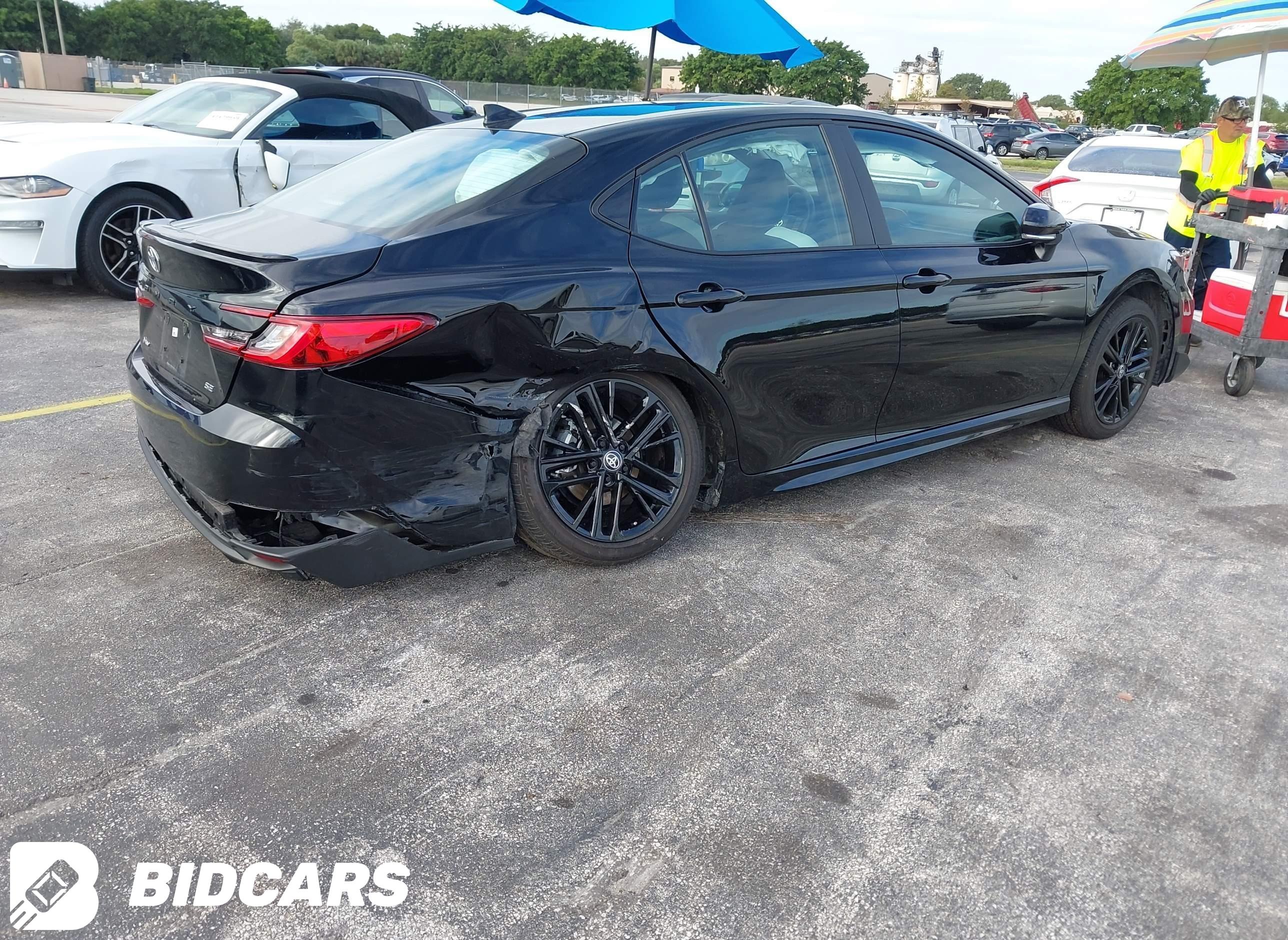 2025 Toyota Camry, SE