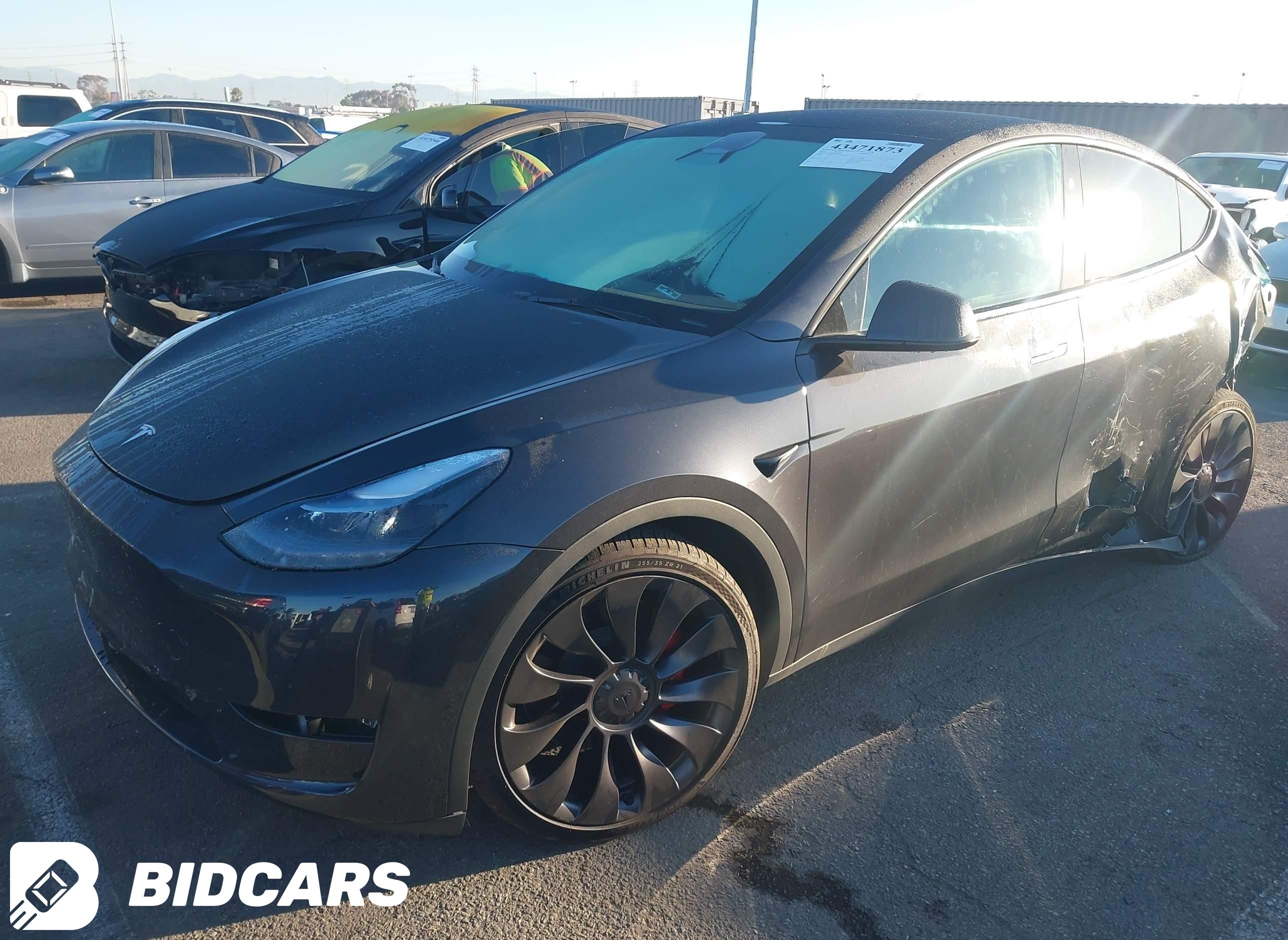 2024 Tesla Model Y, Performan...