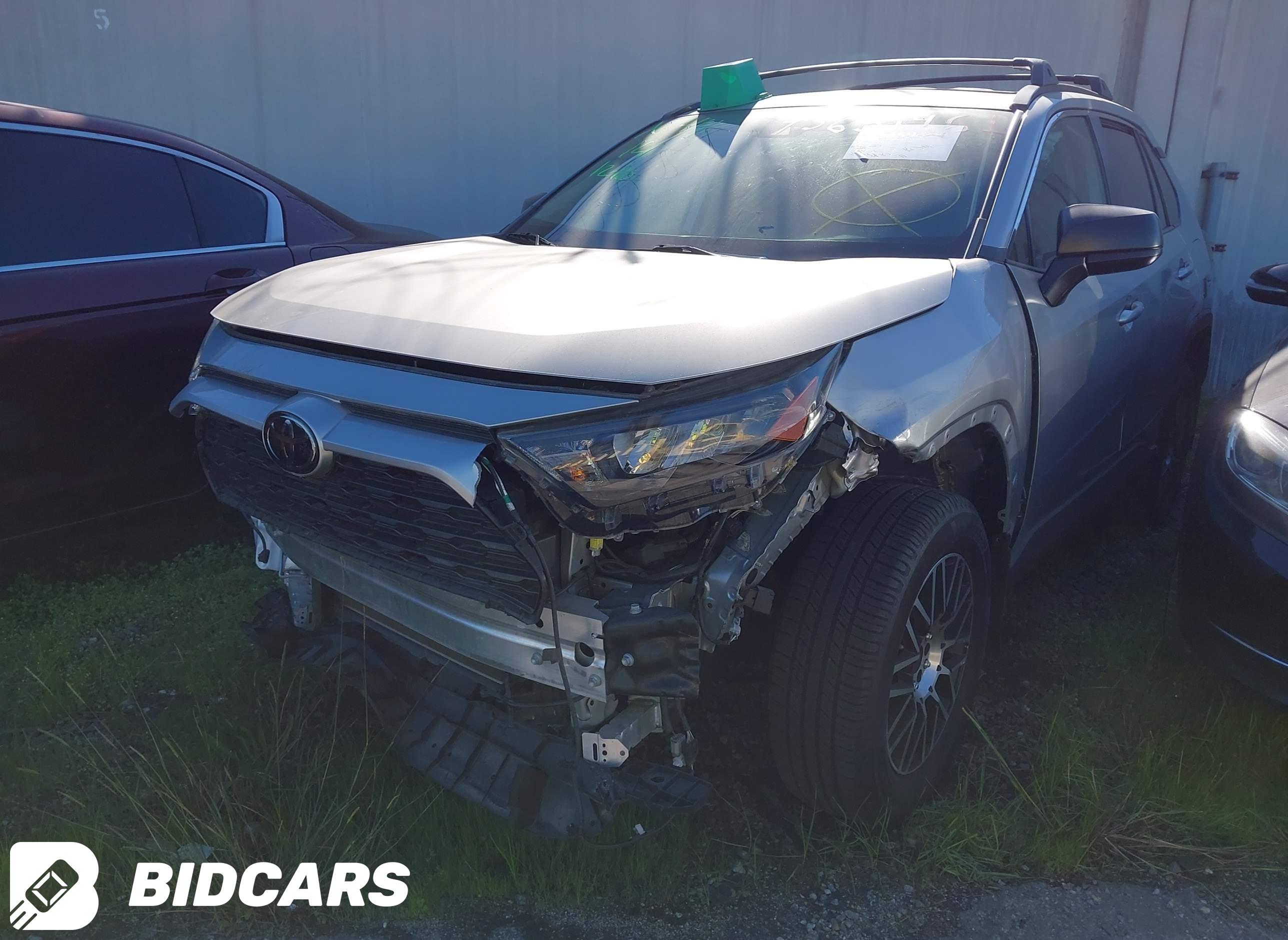 2020 Toyota RAV4, LE