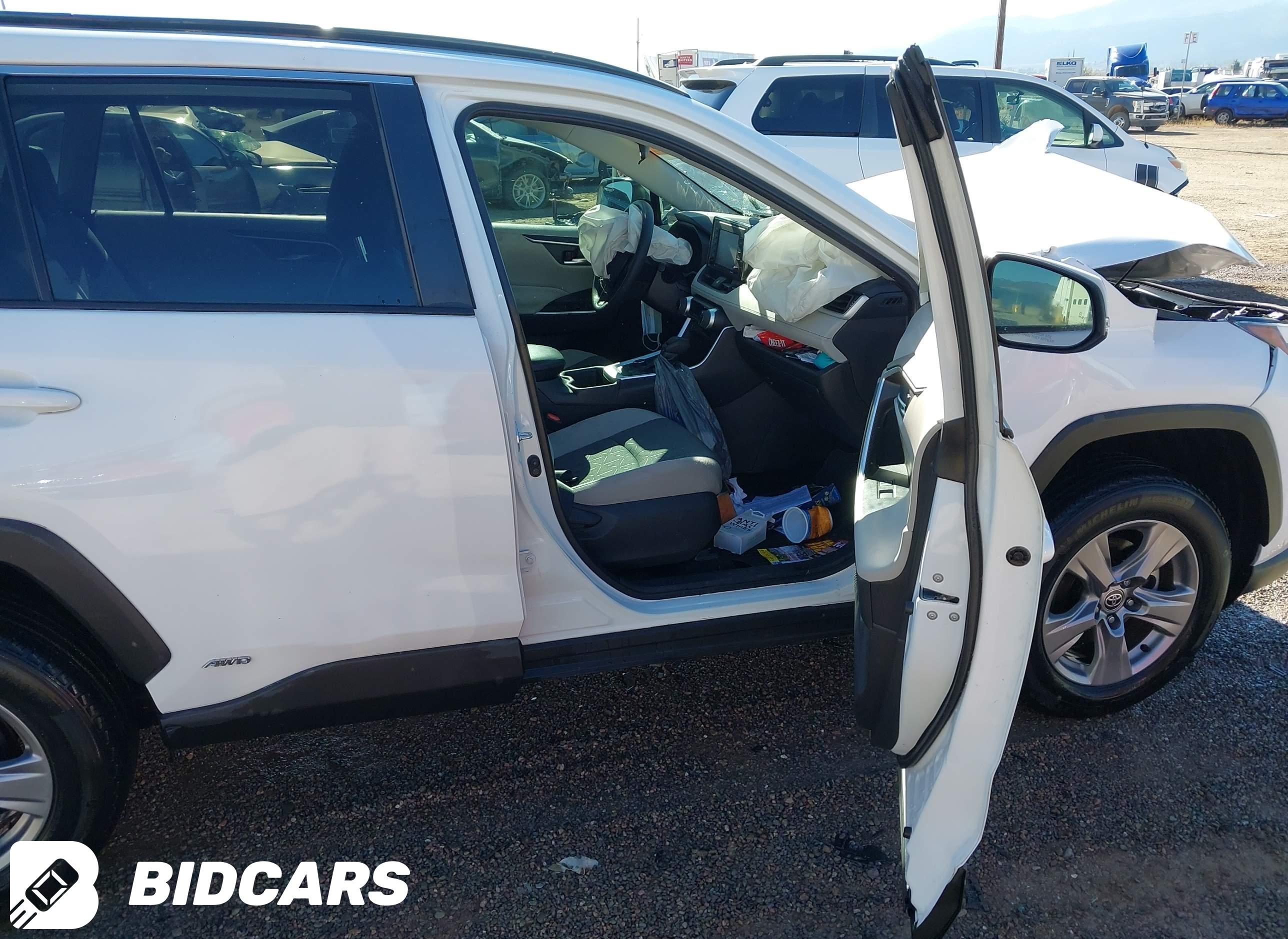 2022 Toyota RAV4, Hybrid Xle