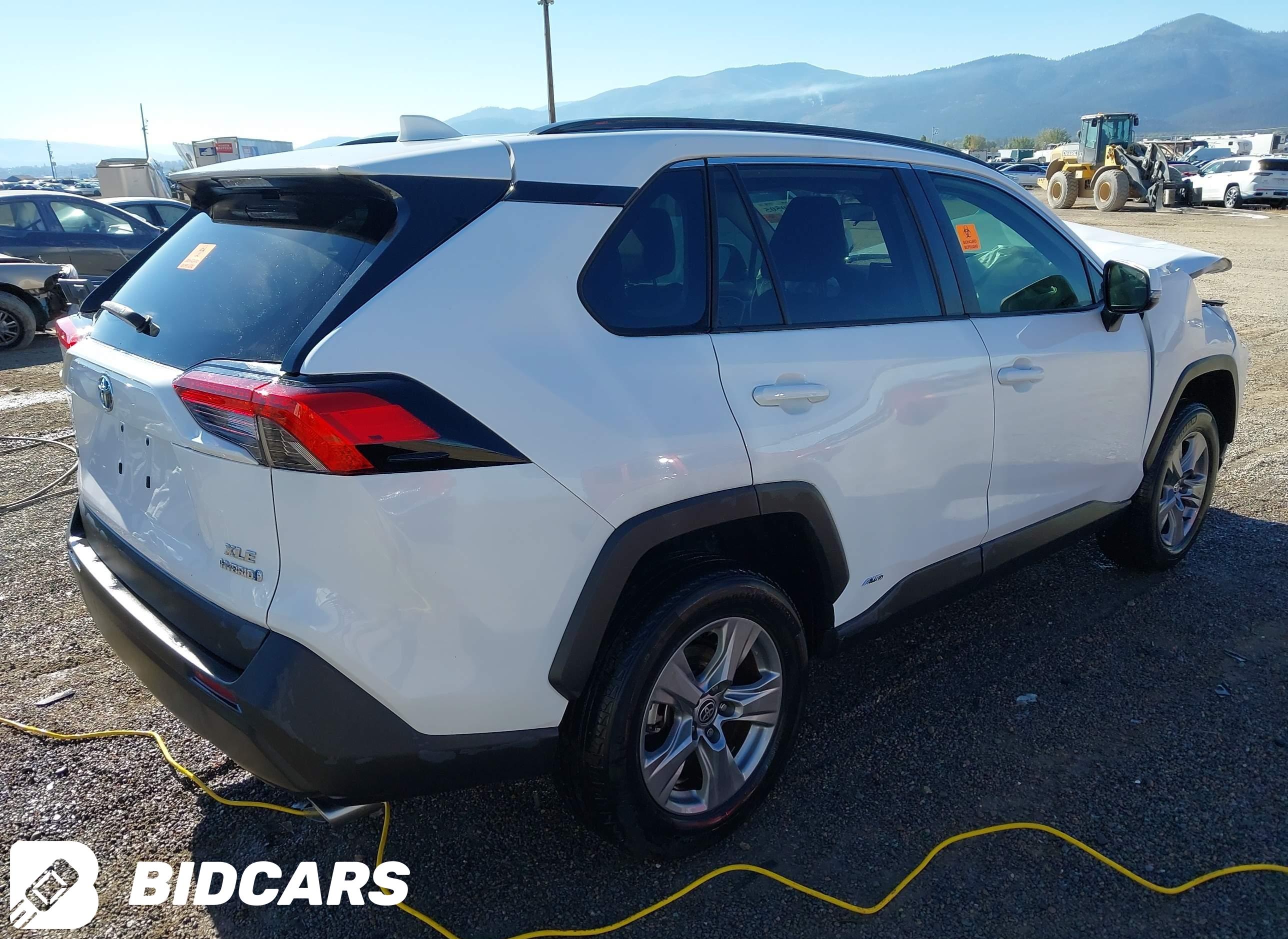 2022 Toyota RAV4, Hybrid Xle