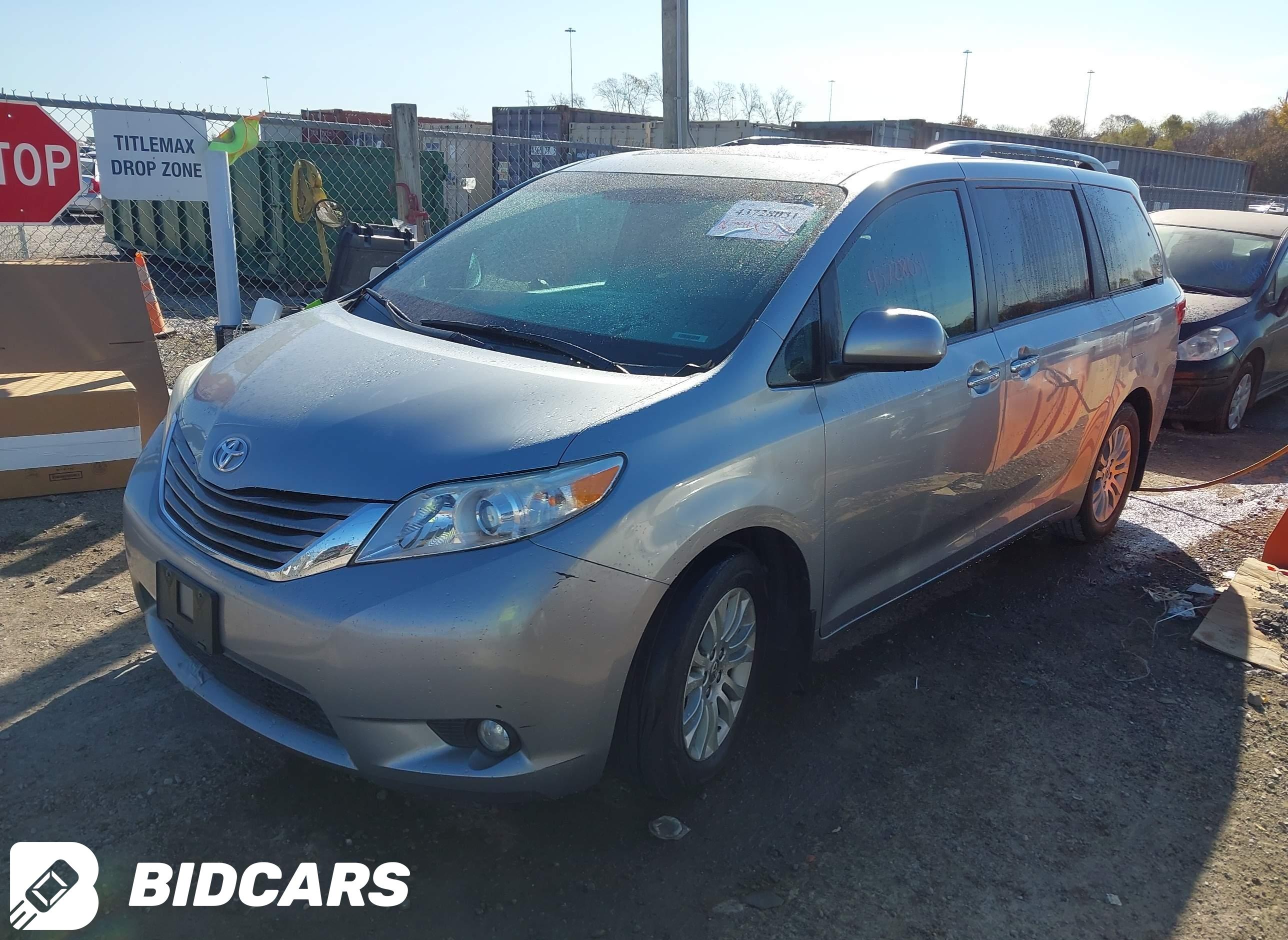 2016 Toyota Sienna, Xle Premi...