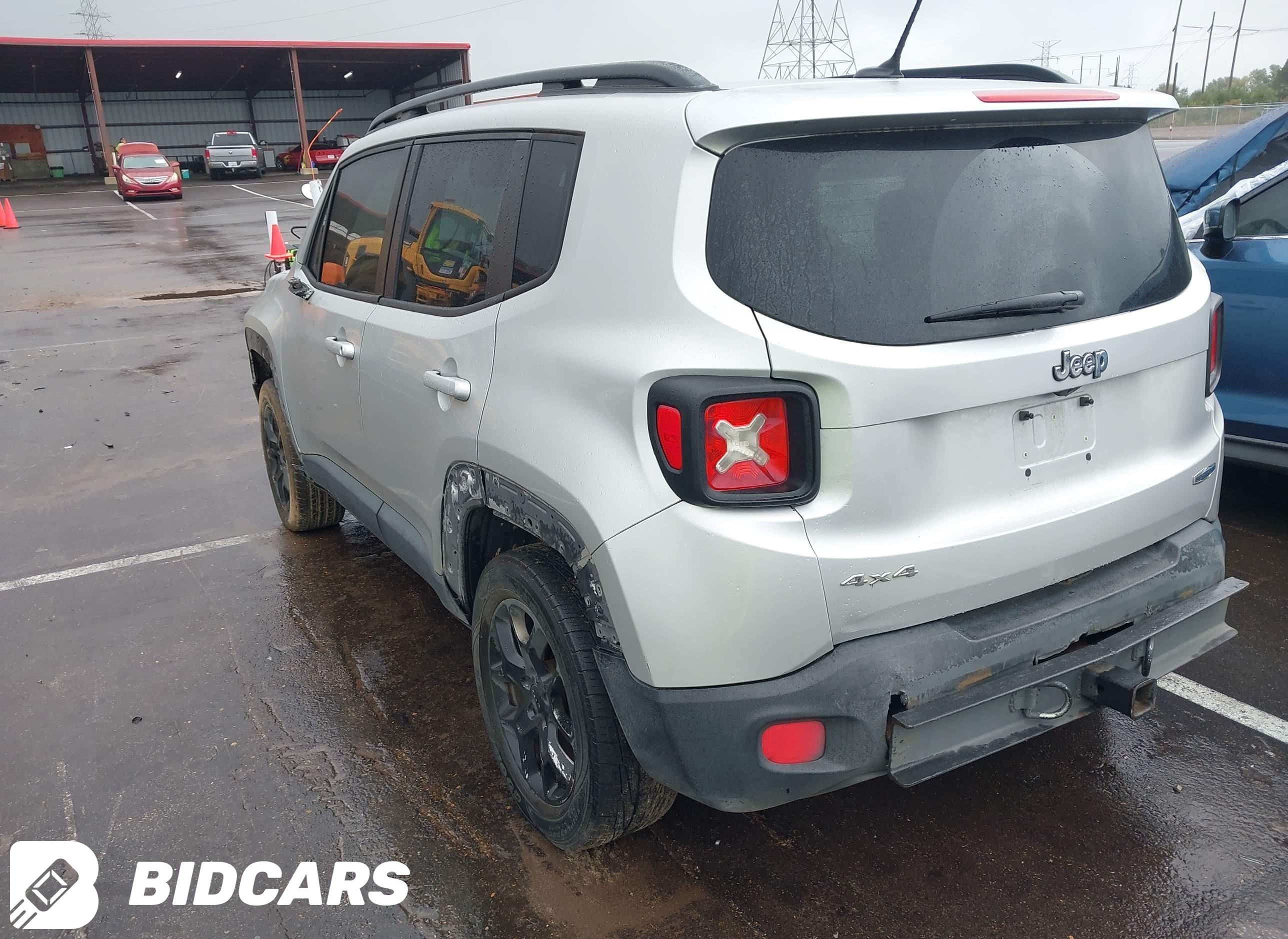 2015 Jeep Renegade, Latitude