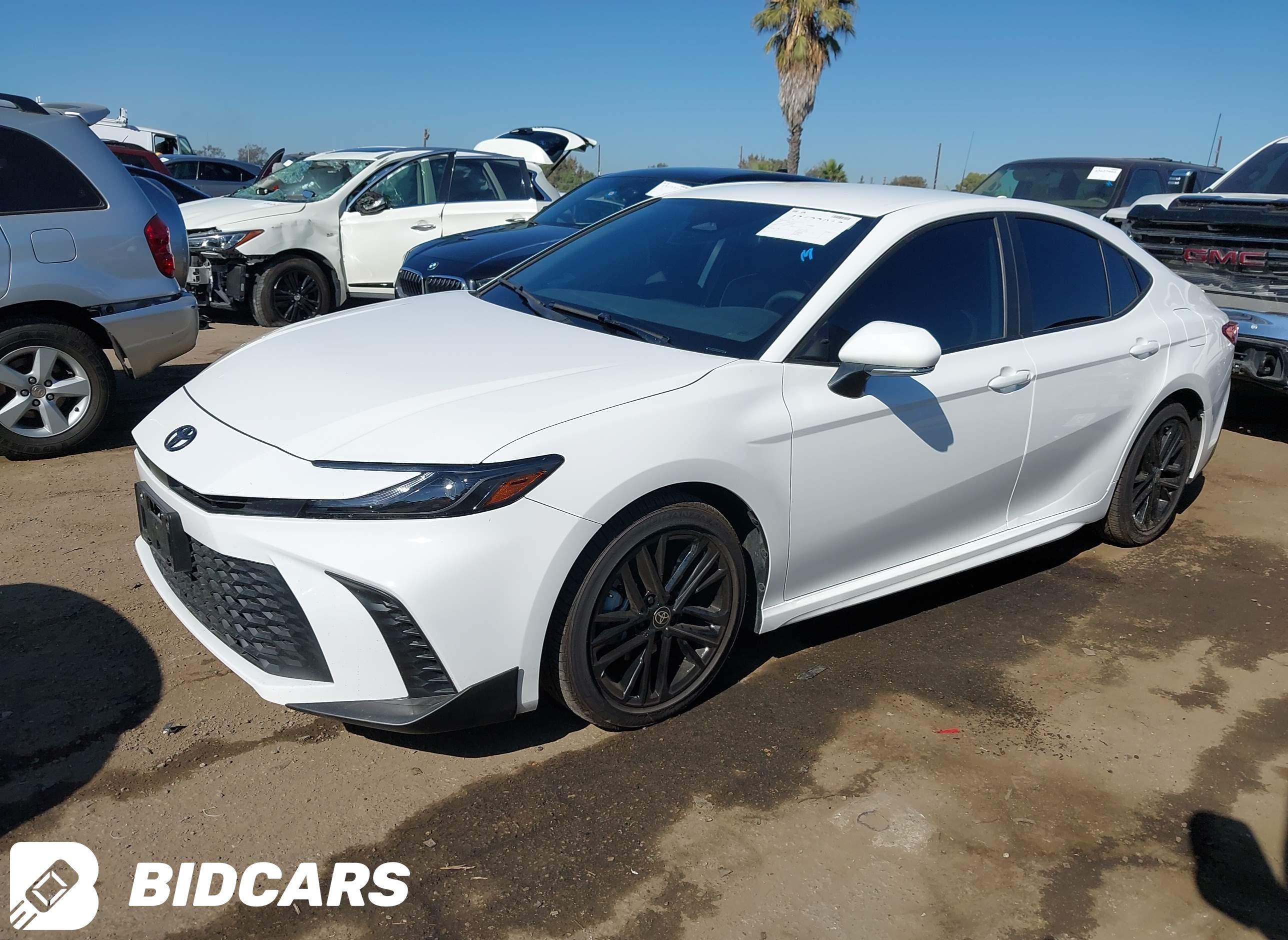 2025 Toyota Camry, SE