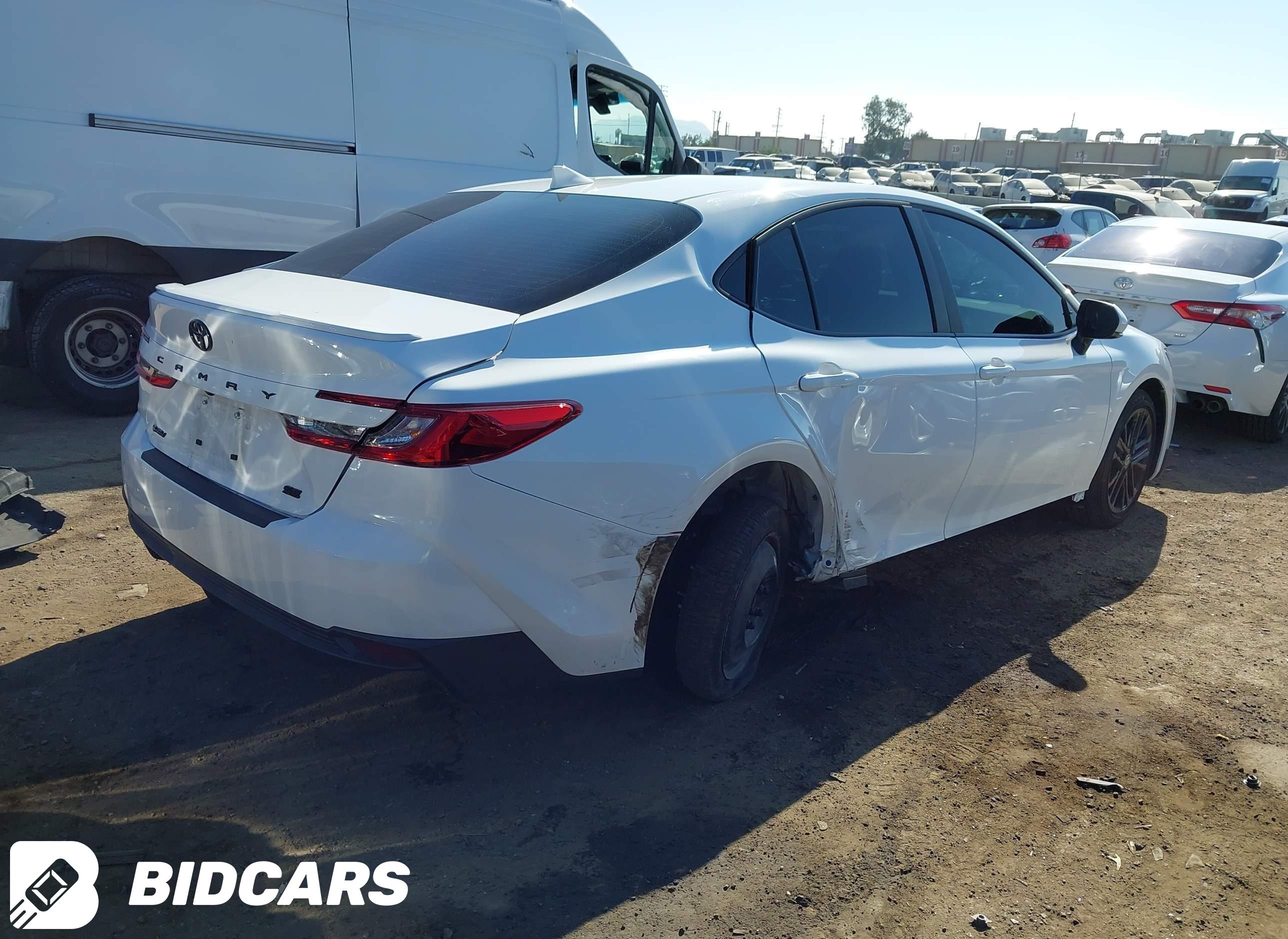 2025 Toyota Camry, SE