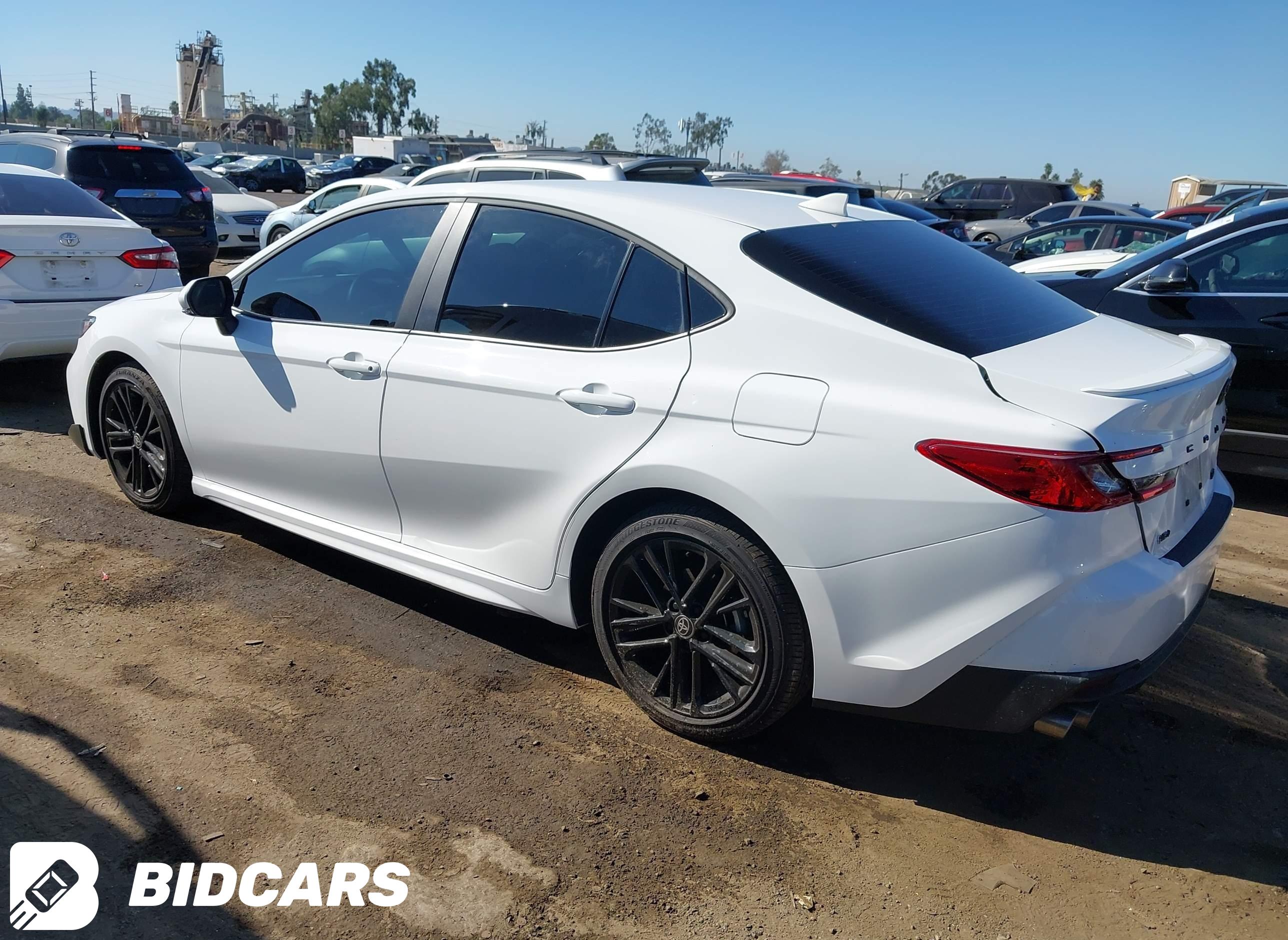 2025 Toyota Camry, SE