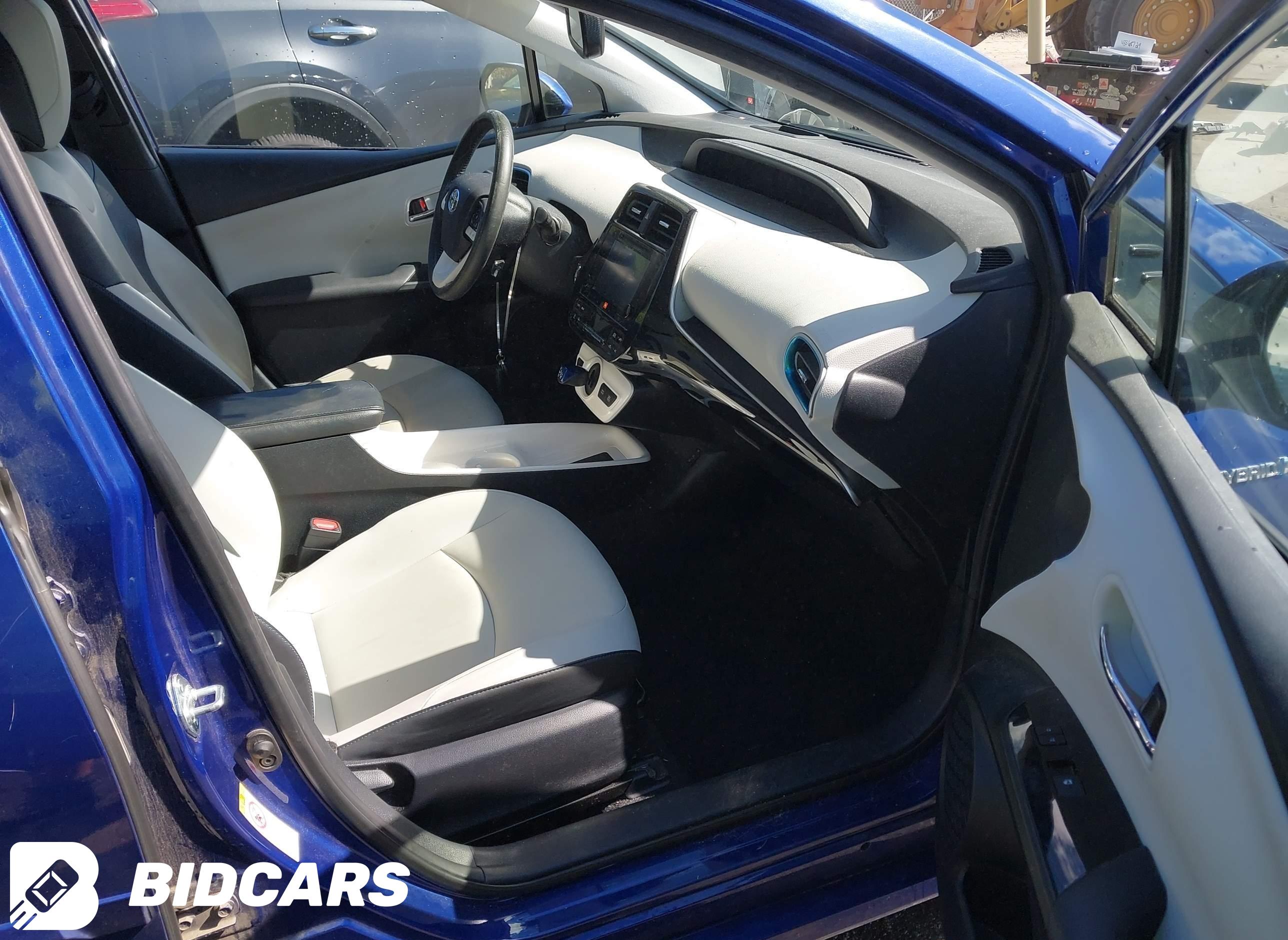 2016 Toyota Prius, Four