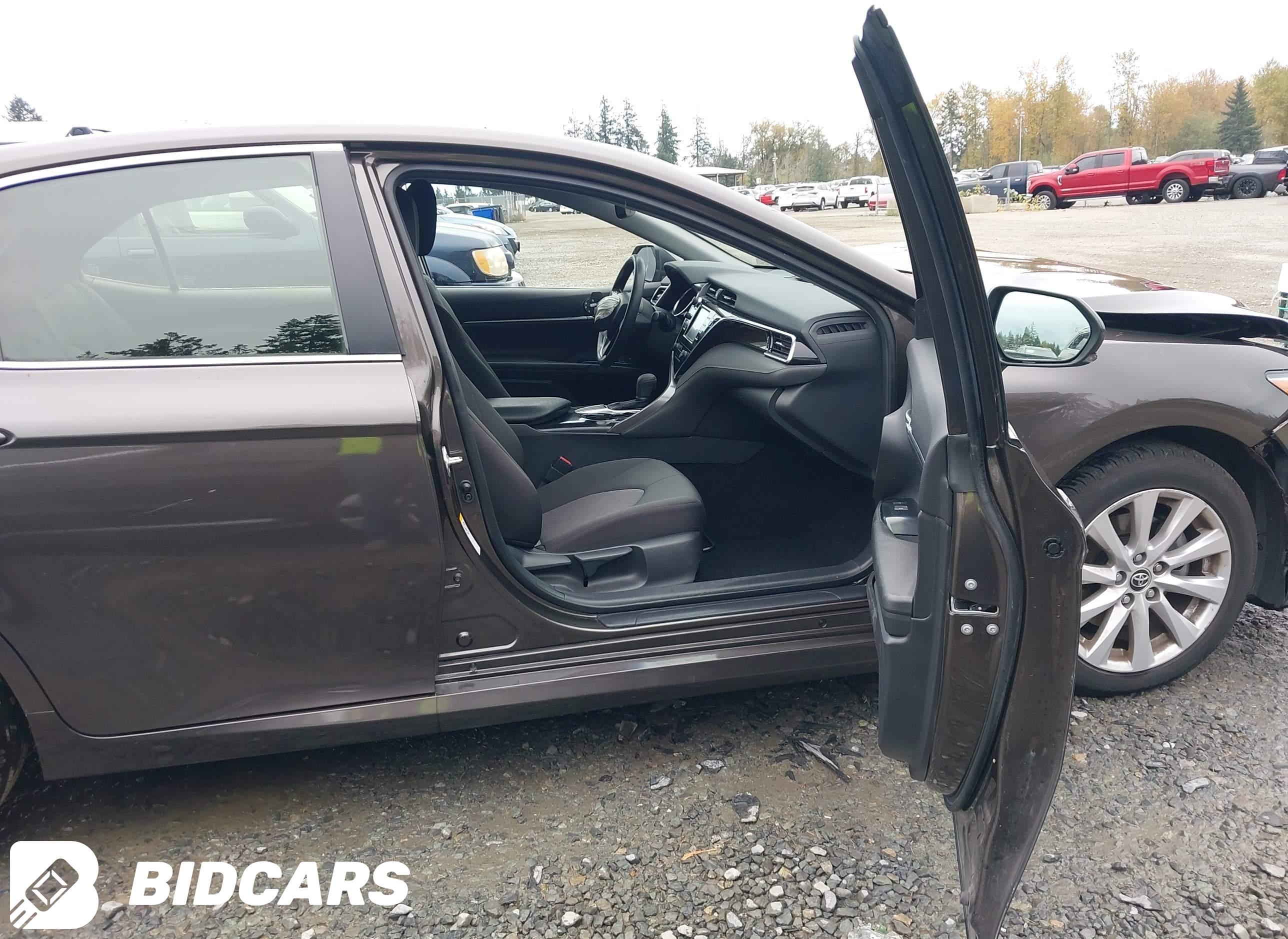 2018 Toyota Camry, LE