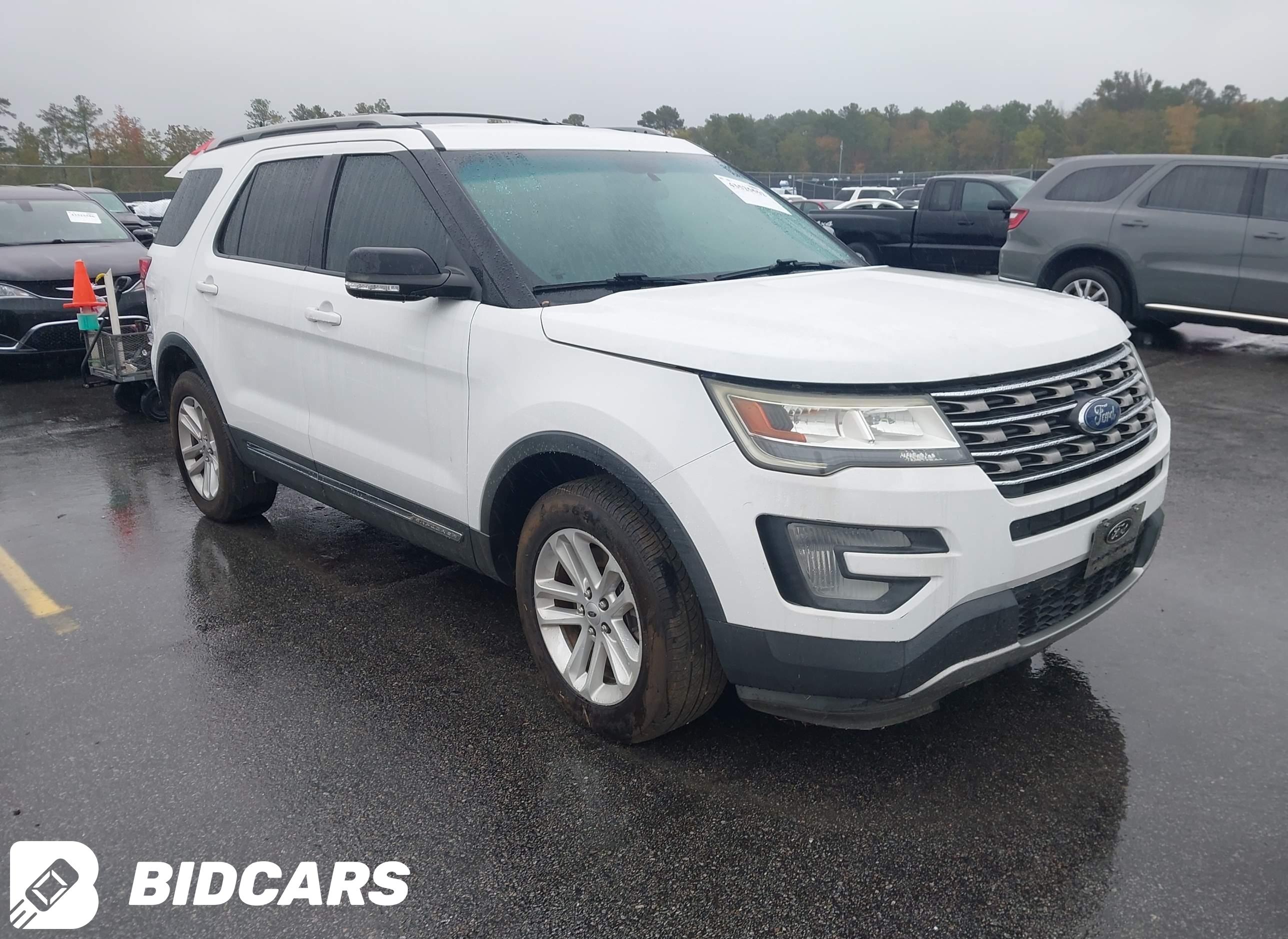 2017 Ford Explorer, Xlt