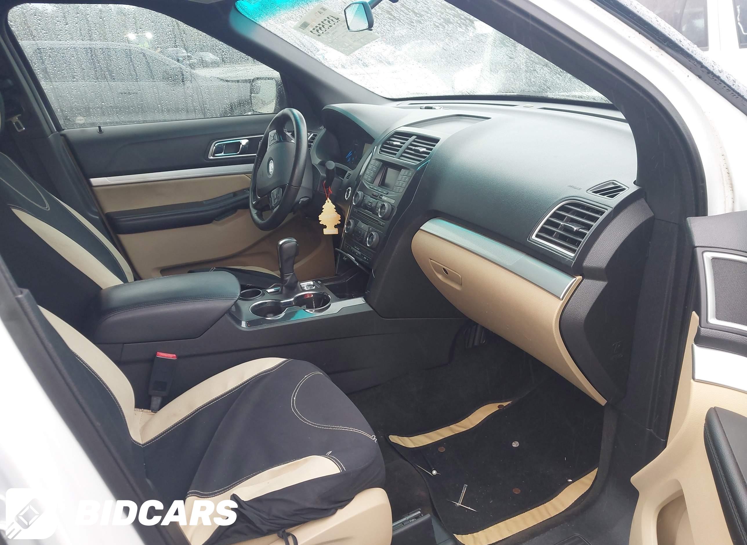 2017 Ford Explorer, Xlt