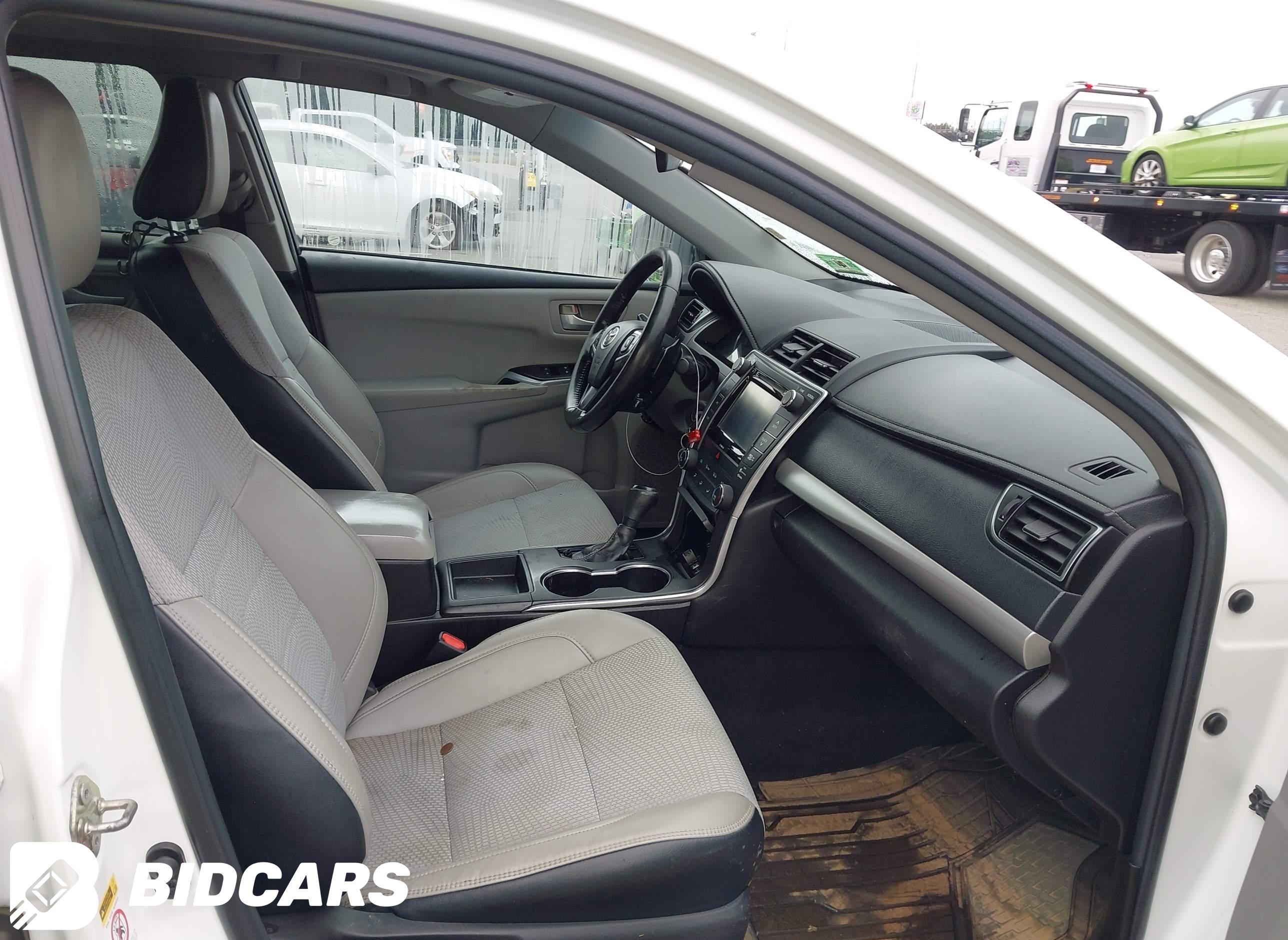 2016 Toyota Camry, SE