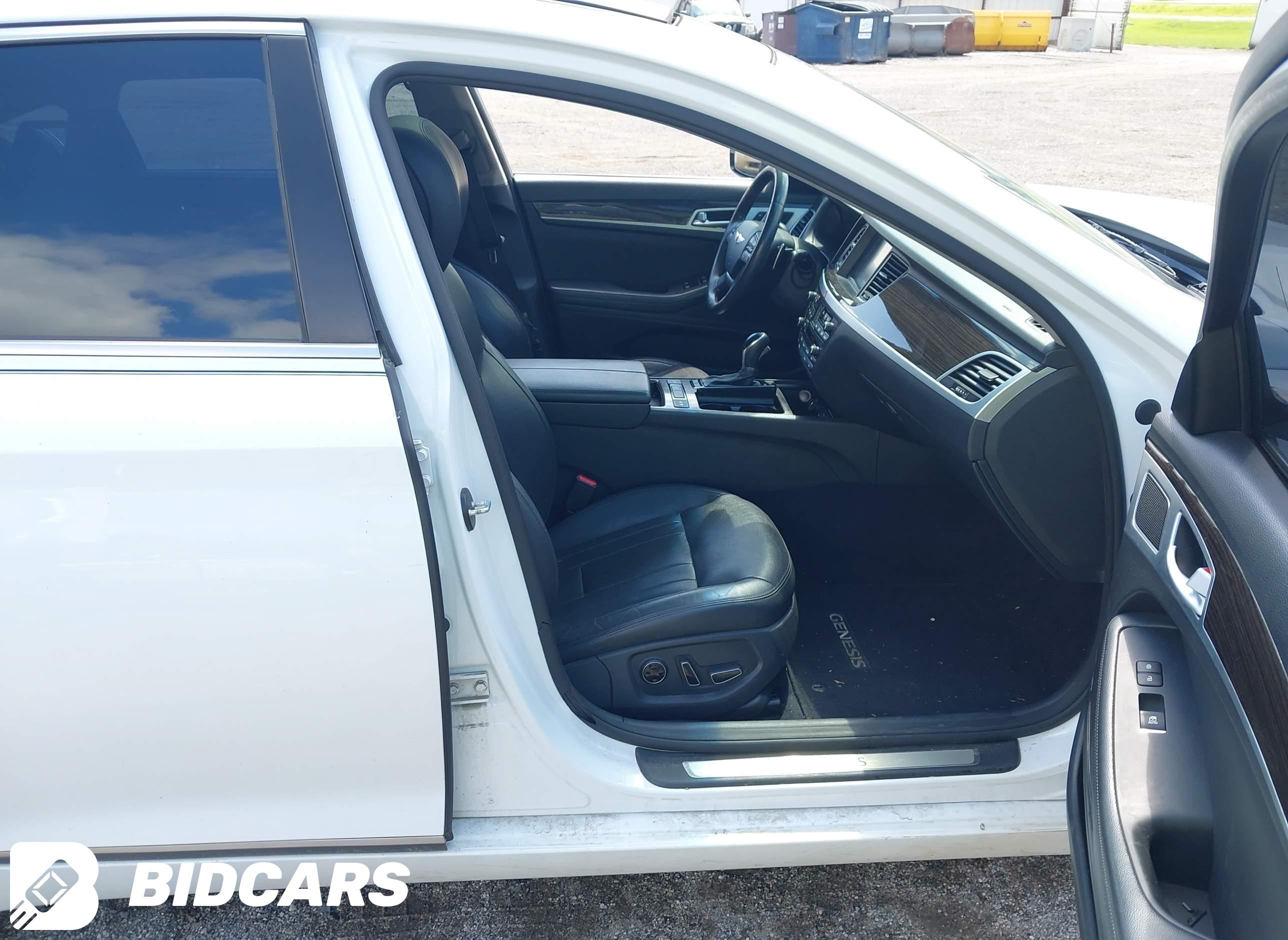 2015 Hyundai Genesis, 3.8