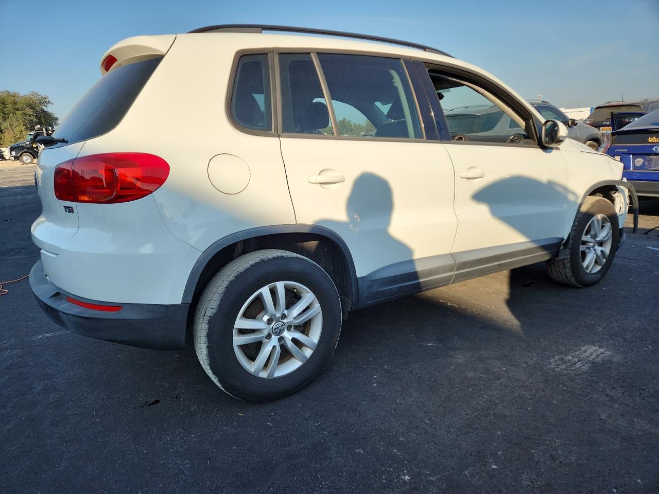 2016 Volkswagen Tiguan, S