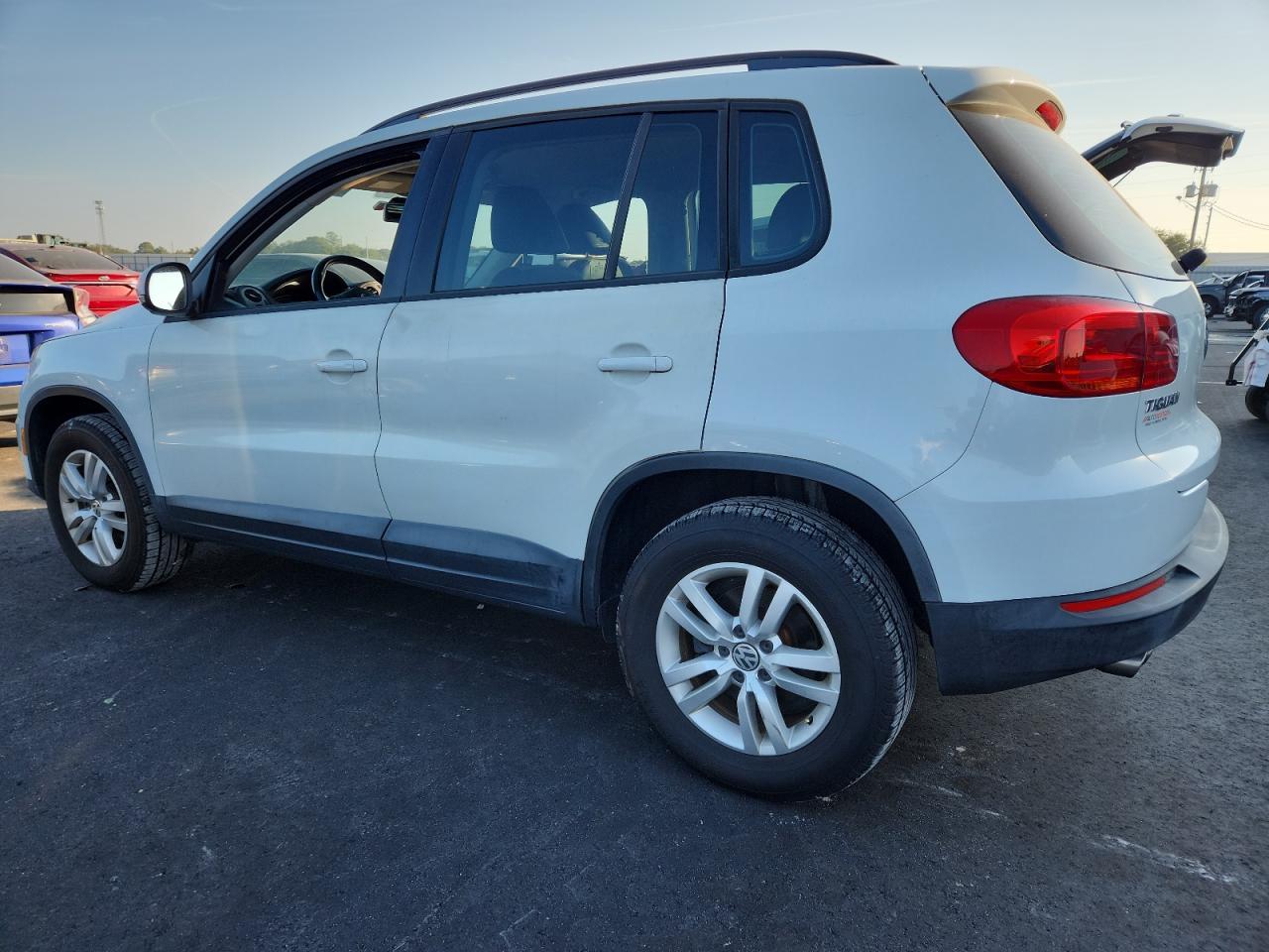 2016 Volkswagen Tiguan, S