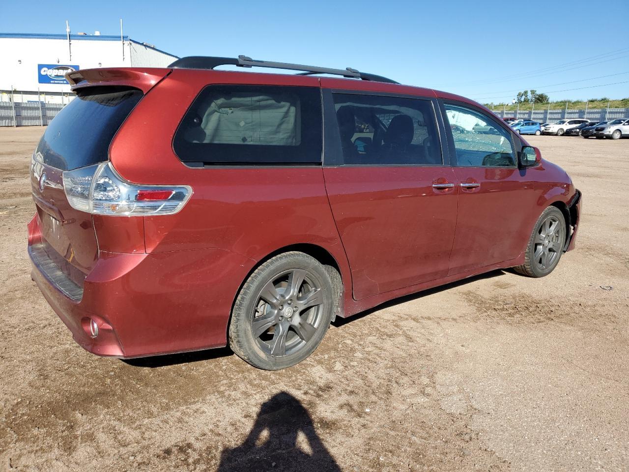 2017 Toyota Sienna, SE