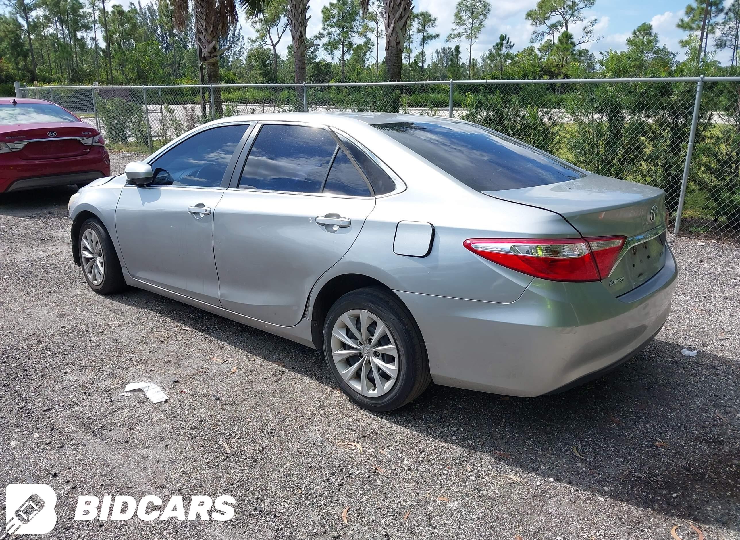 2016 Toyota Camry, LE