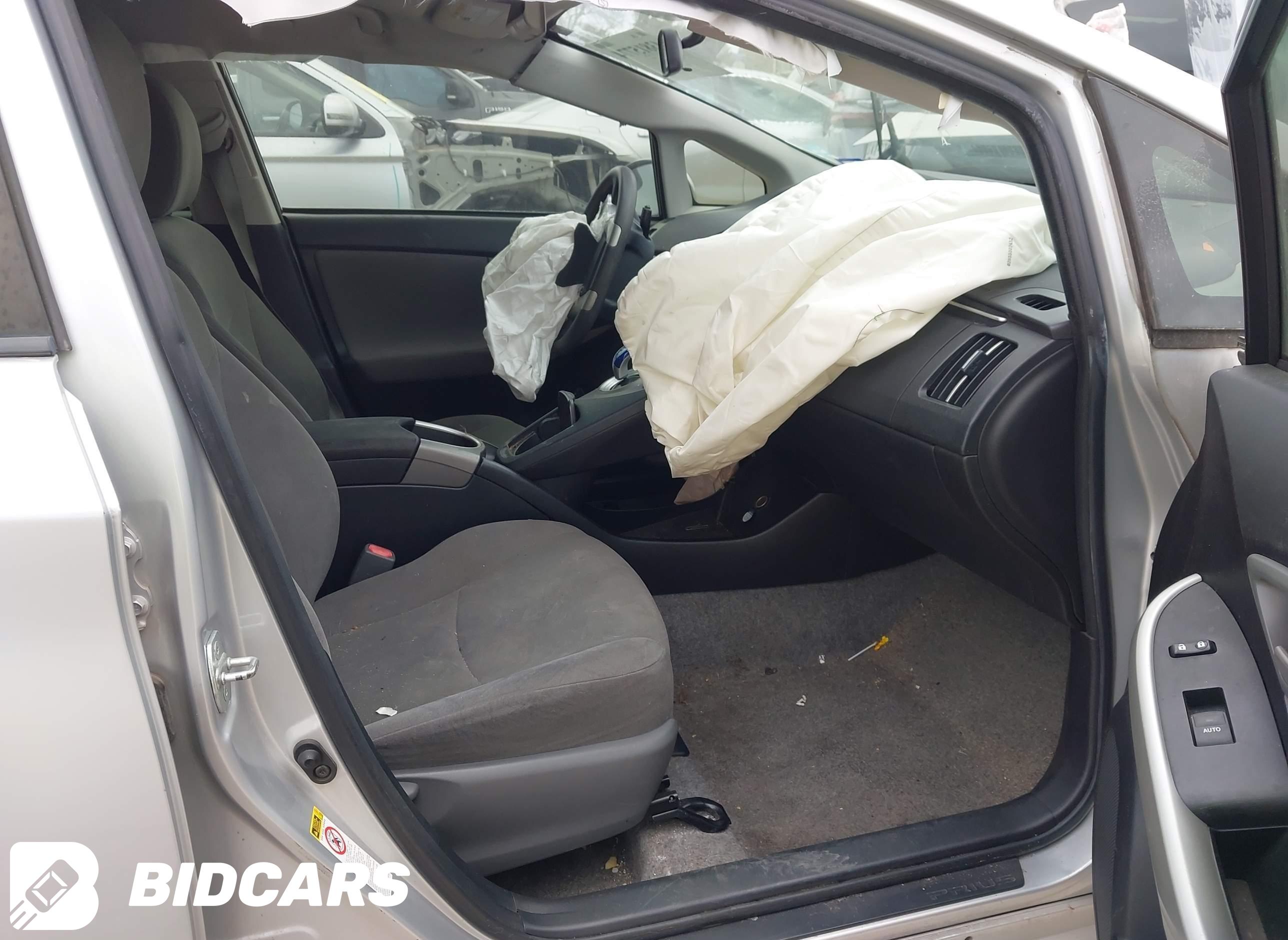 2015 Toyota Prius, Two