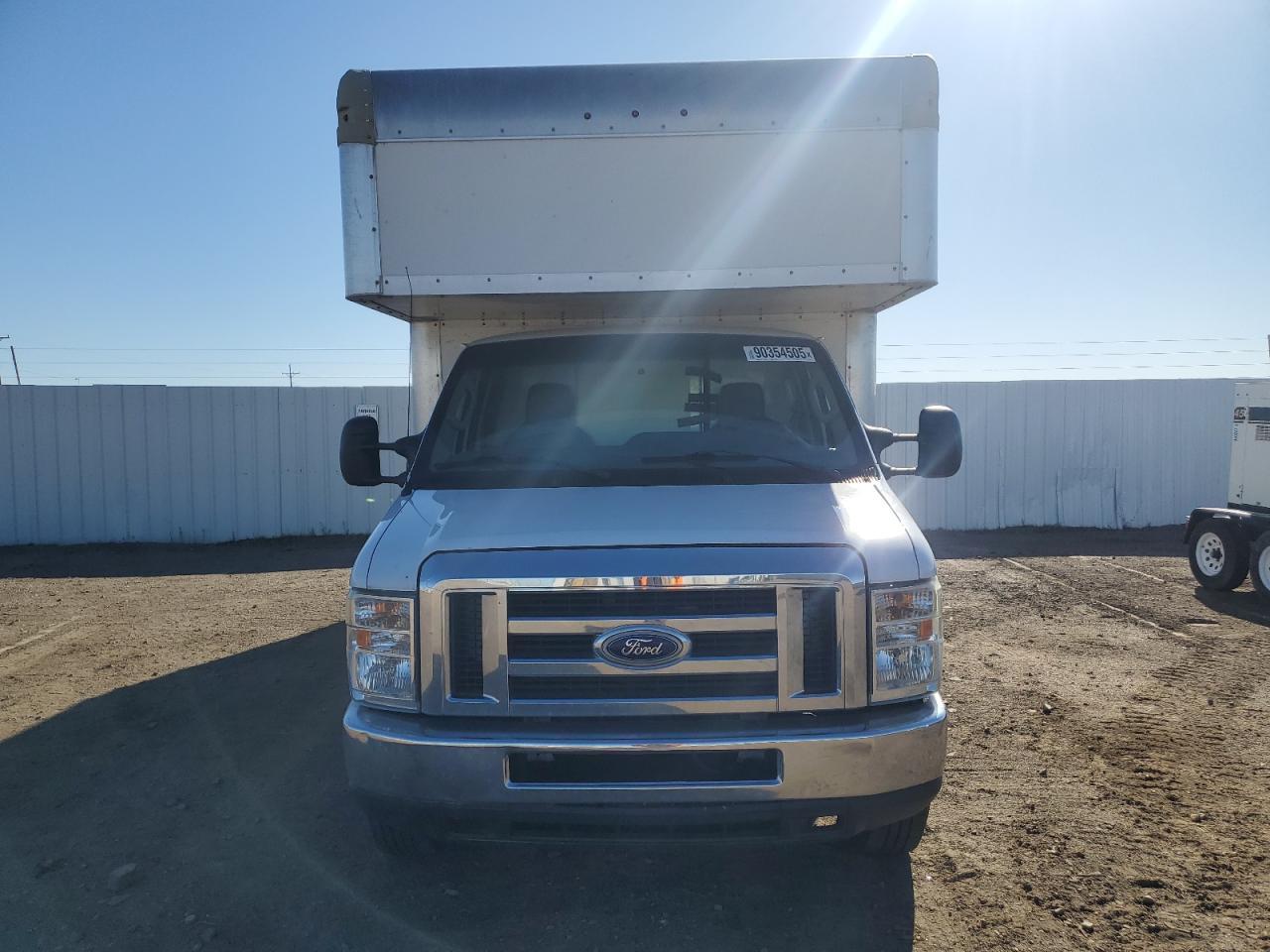 2016 Ford E-Series, 450 E450...