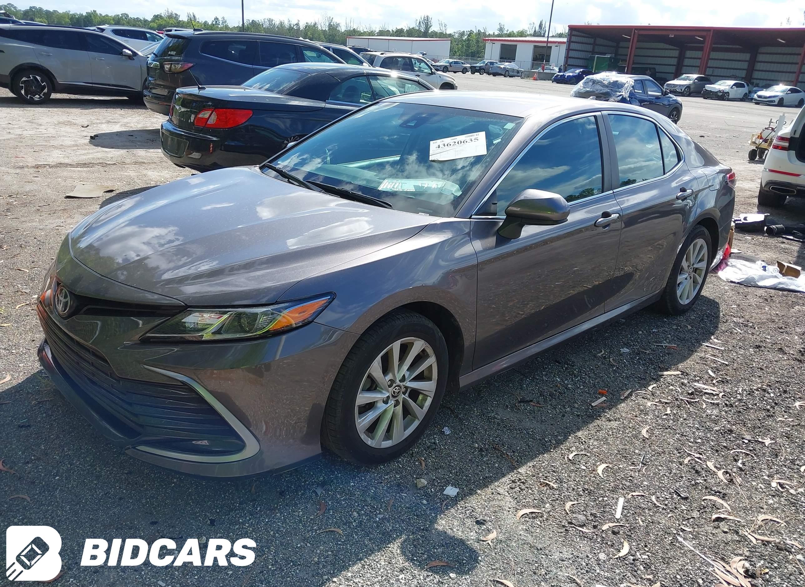 2022 Toyota Camry, LE