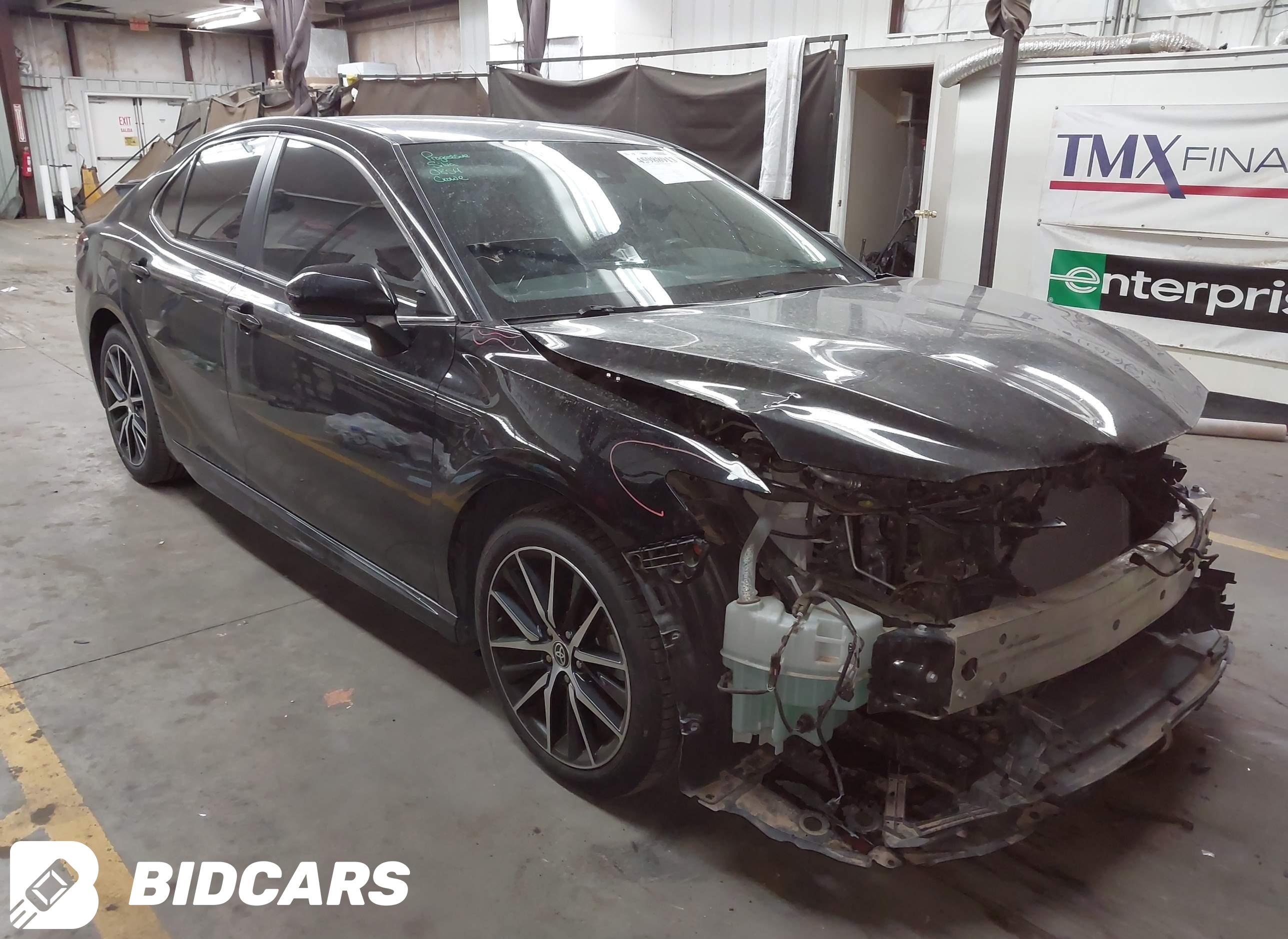 2022 Toyota Camry, SE
