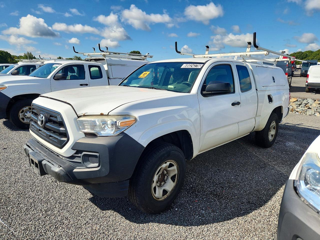 2017 Toyota Tacoma, SR