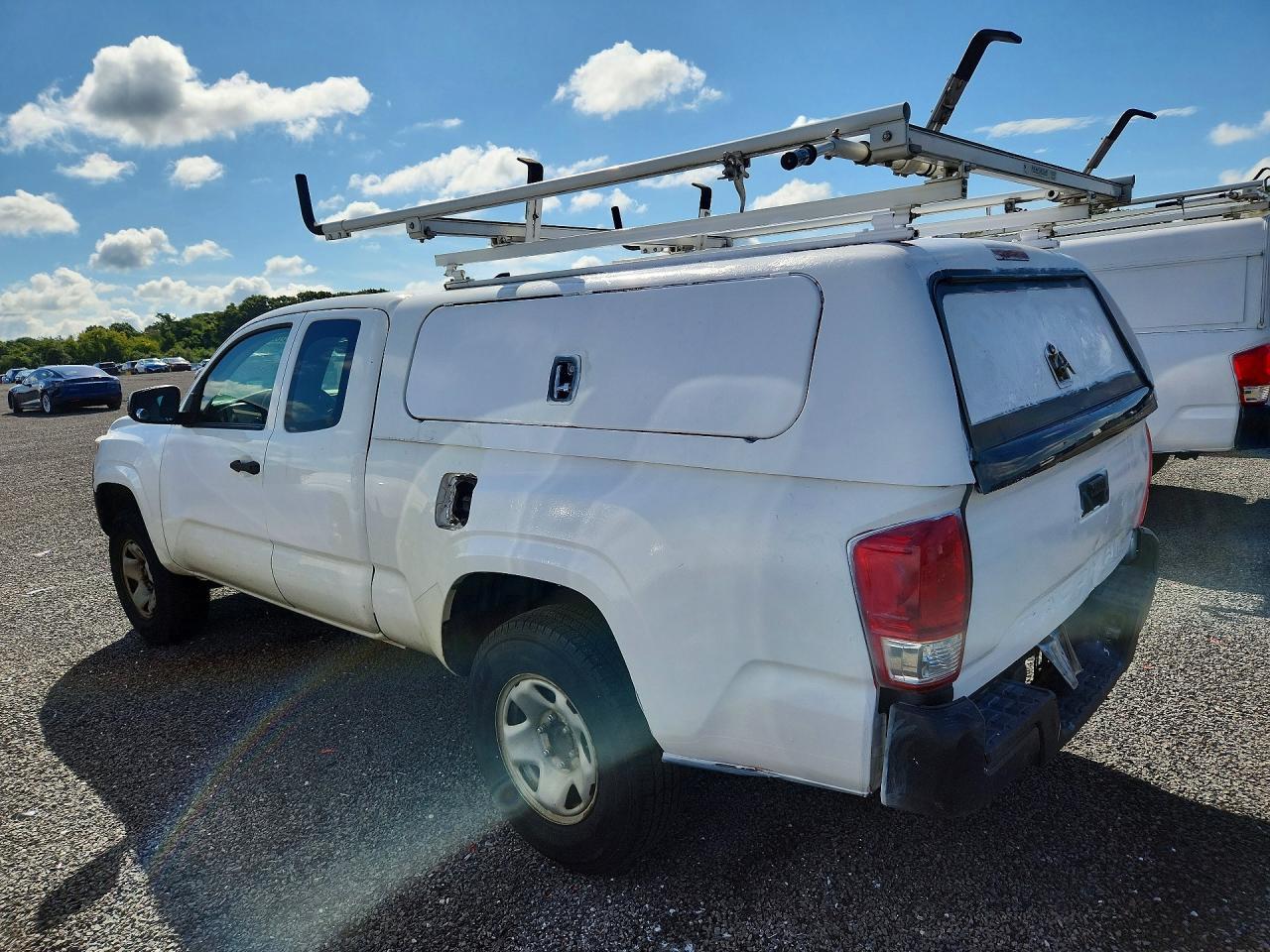 2017 Toyota Tacoma, SR