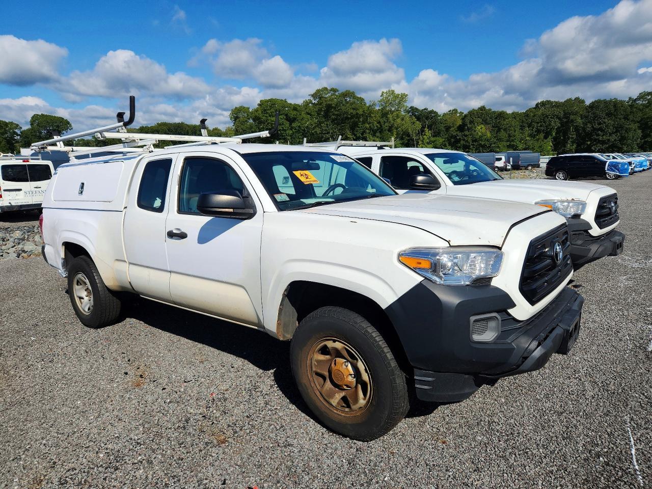 2017 Toyota Tacoma, SR